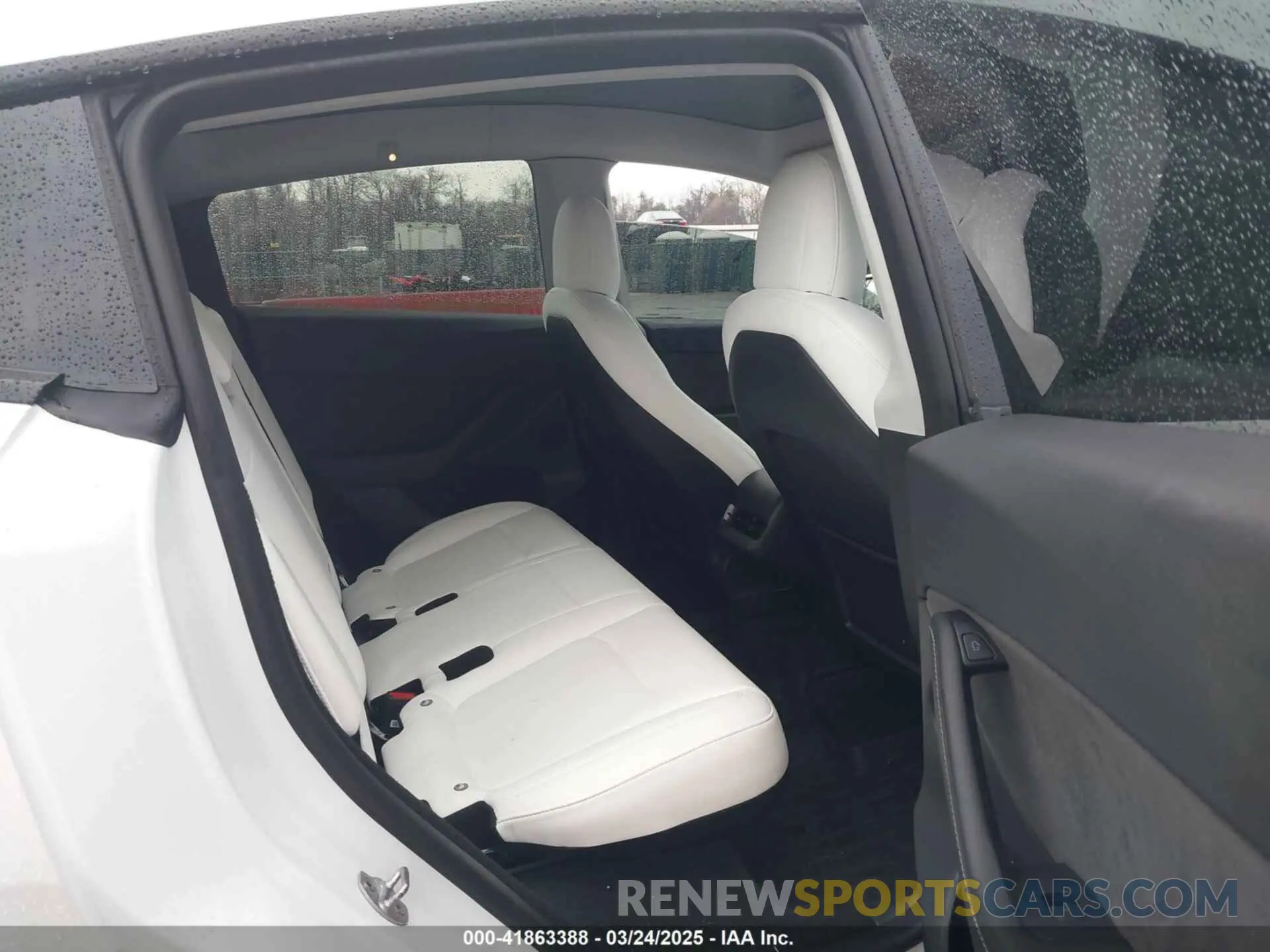 8 Photograph of a damaged car 7SAYGDEF9PF675038 TESLA MODEL Y 2023