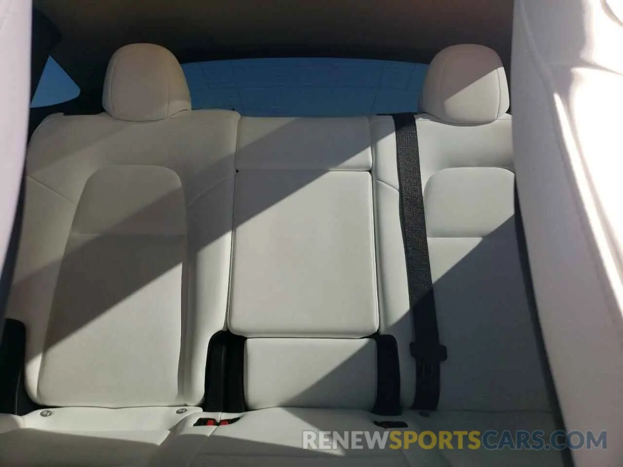 10 Photograph of a damaged car 7SAYGDEF9PF693765 TESLA MODEL Y 2023