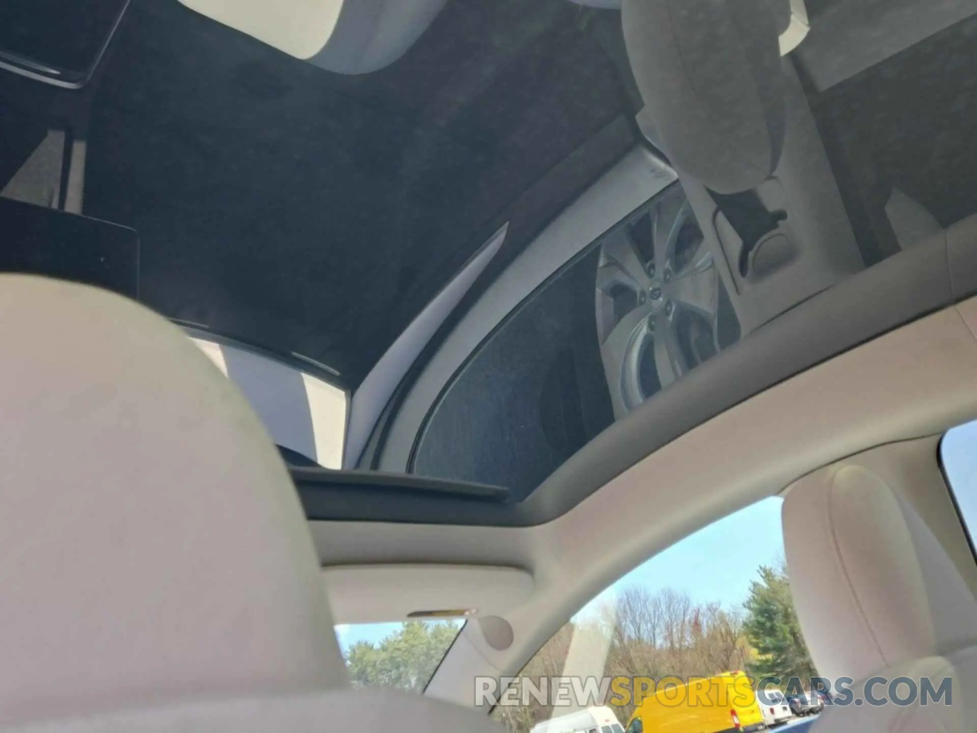 11 Photograph of a damaged car 7SAYGDEF9PF700567 TESLA MODEL Y 2023