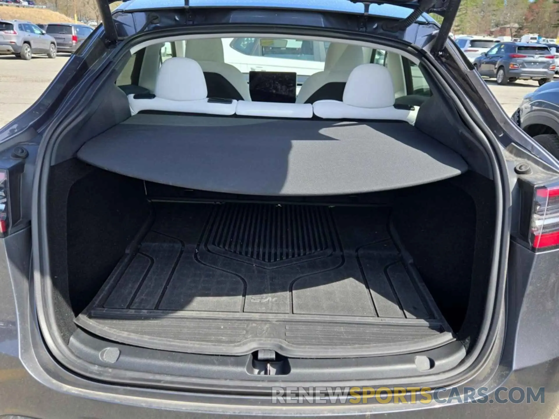 15 Photograph of a damaged car 7SAYGDEF9PF700567 TESLA MODEL Y 2023