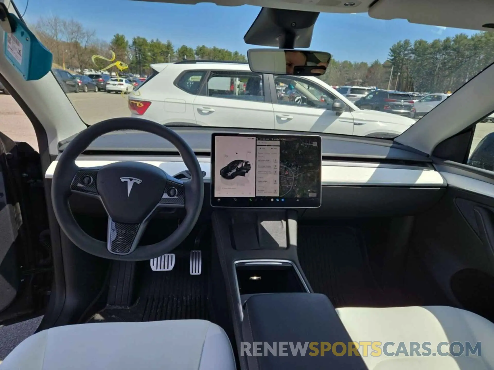 18 Photograph of a damaged car 7SAYGDEF9PF700567 TESLA MODEL Y 2023
