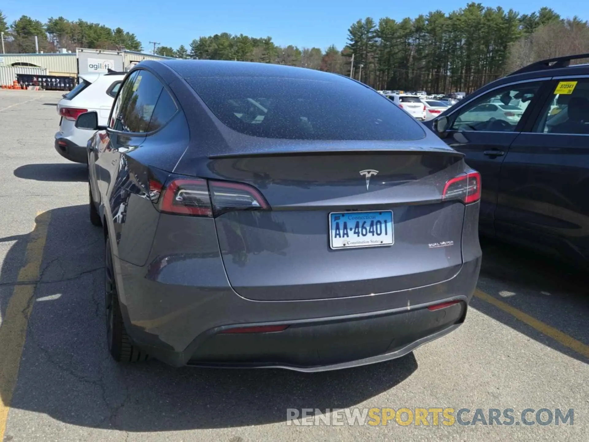 21 Photograph of a damaged car 7SAYGDEF9PF700567 TESLA MODEL Y 2023