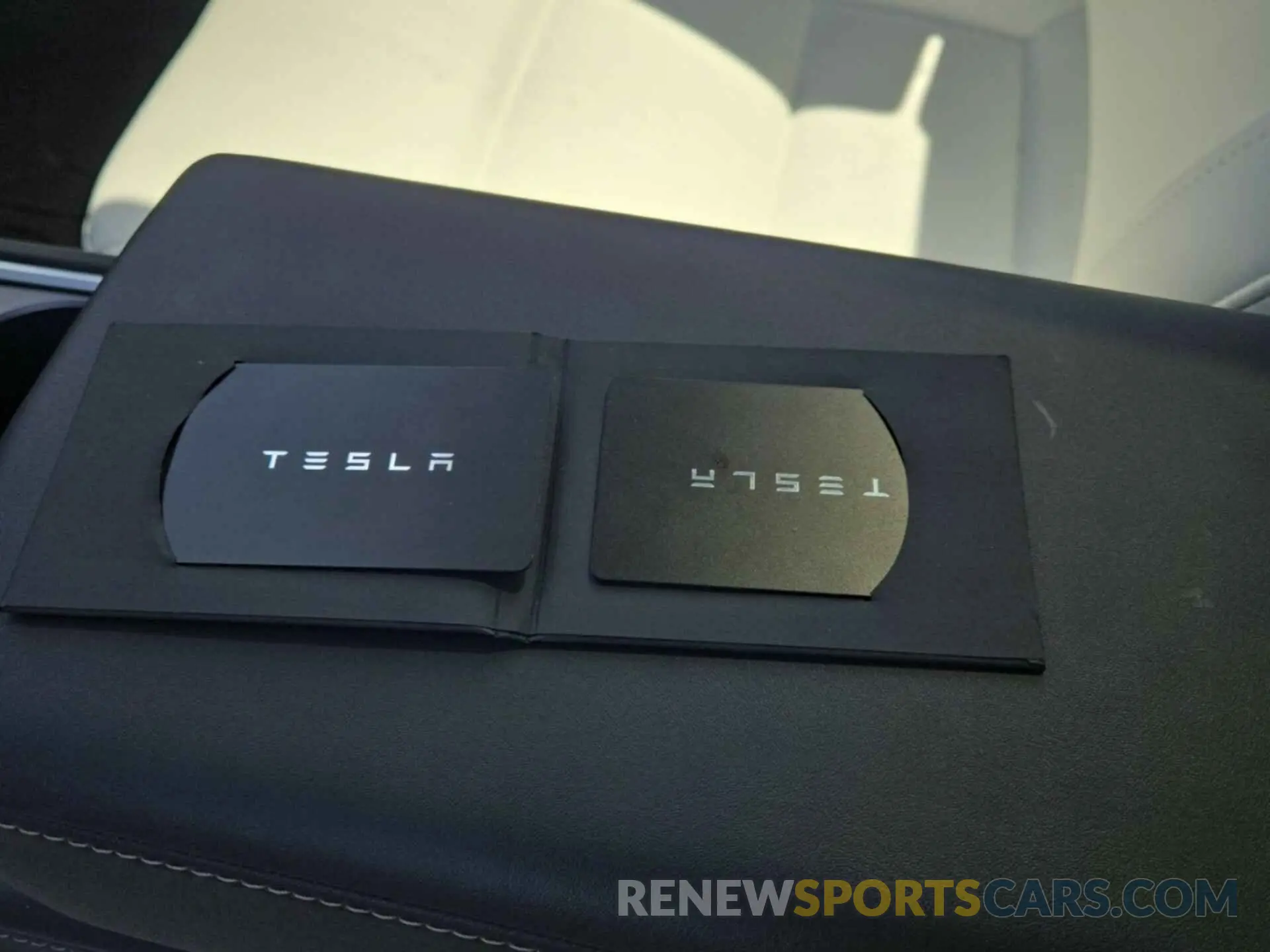 5 Photograph of a damaged car 7SAYGDEF9PF700567 TESLA MODEL Y 2023