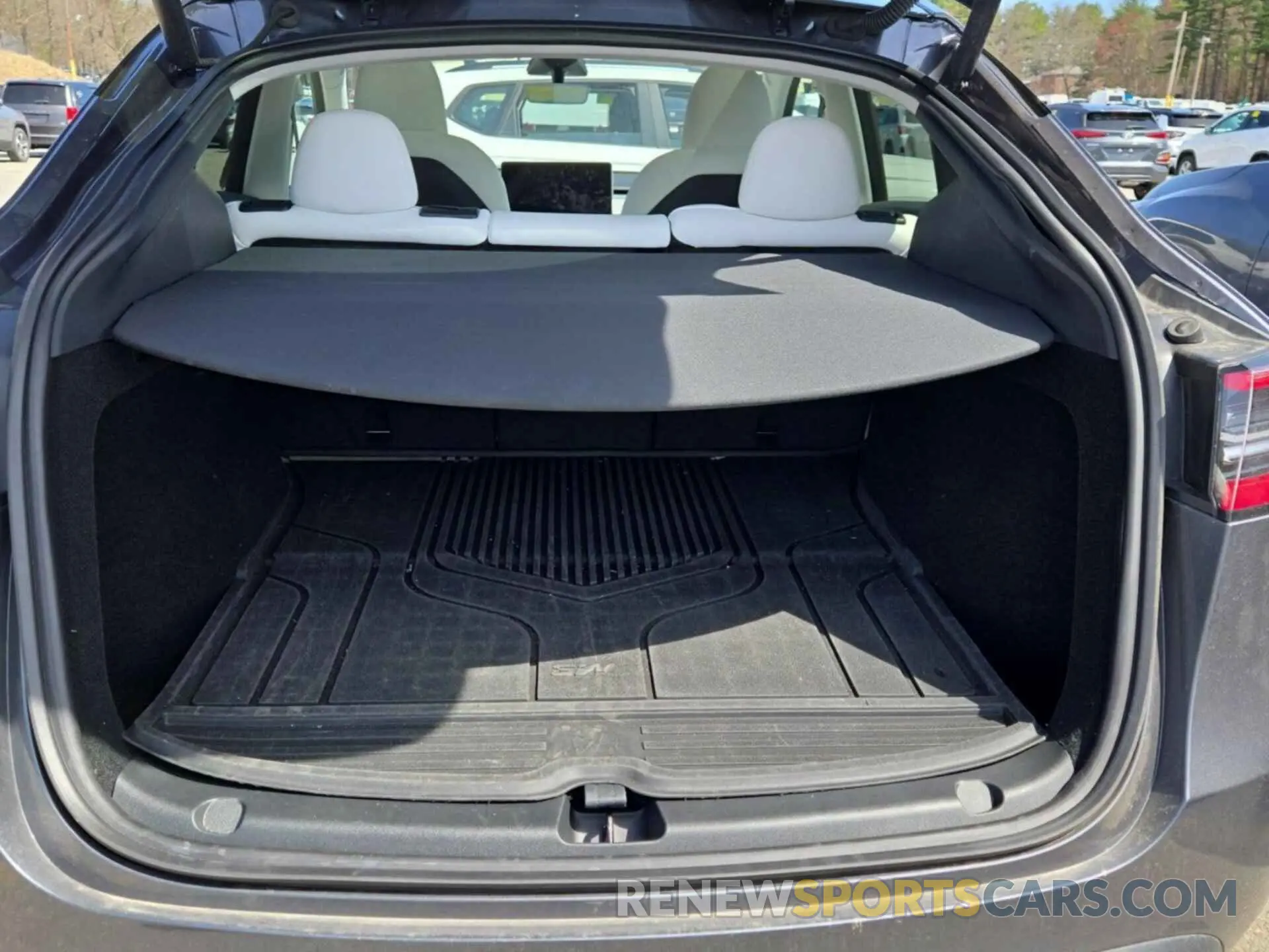 6 Photograph of a damaged car 7SAYGDEF9PF700567 TESLA MODEL Y 2023