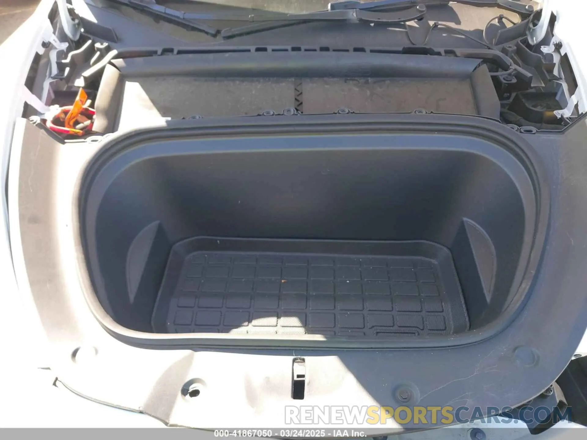 10 Photograph of a damaged car 7SAYGDEF9PF787497 TESLA MODEL Y 2023