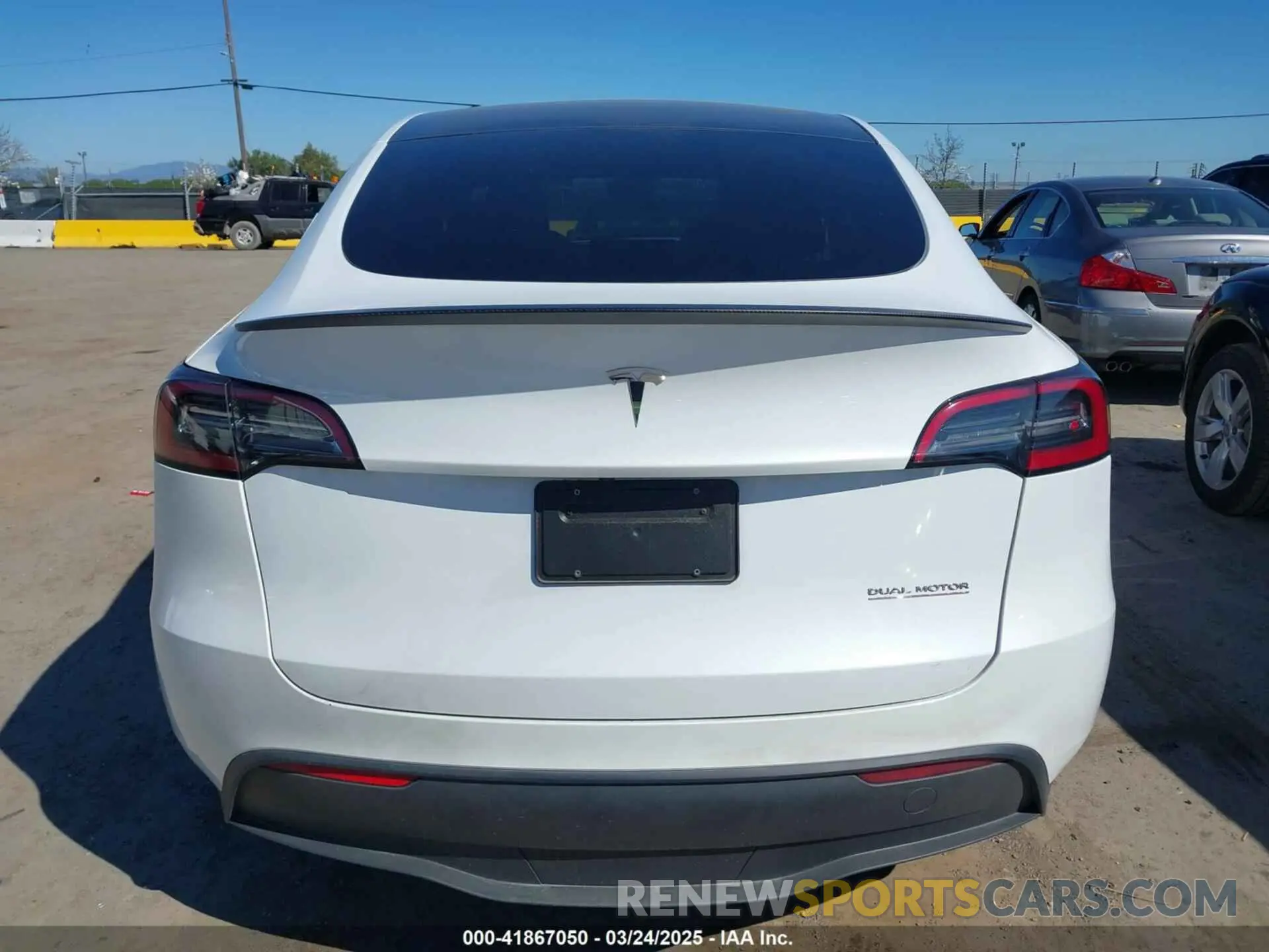17 Photograph of a damaged car 7SAYGDEF9PF787497 TESLA MODEL Y 2023