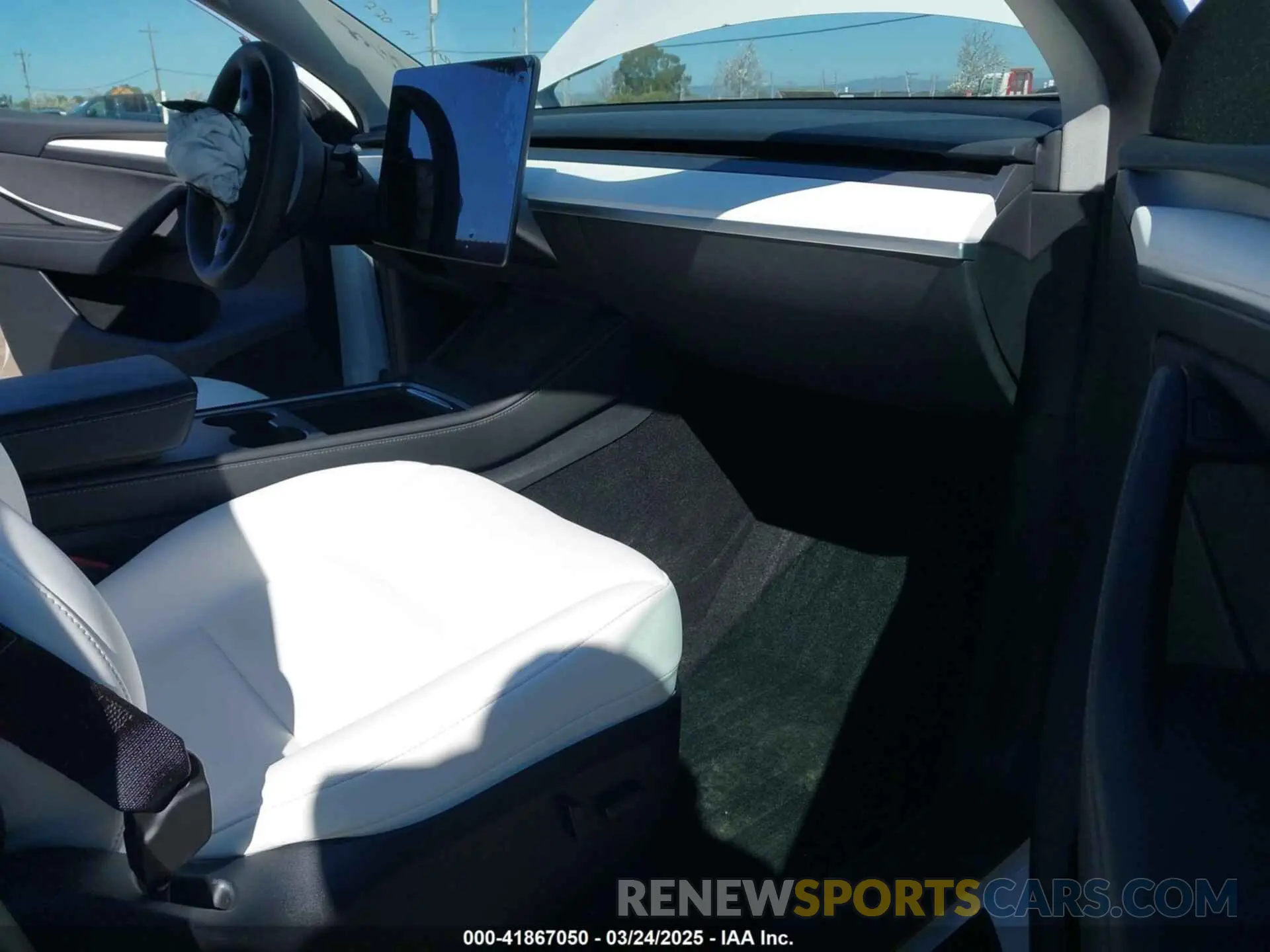 5 Photograph of a damaged car 7SAYGDEF9PF787497 TESLA MODEL Y 2023