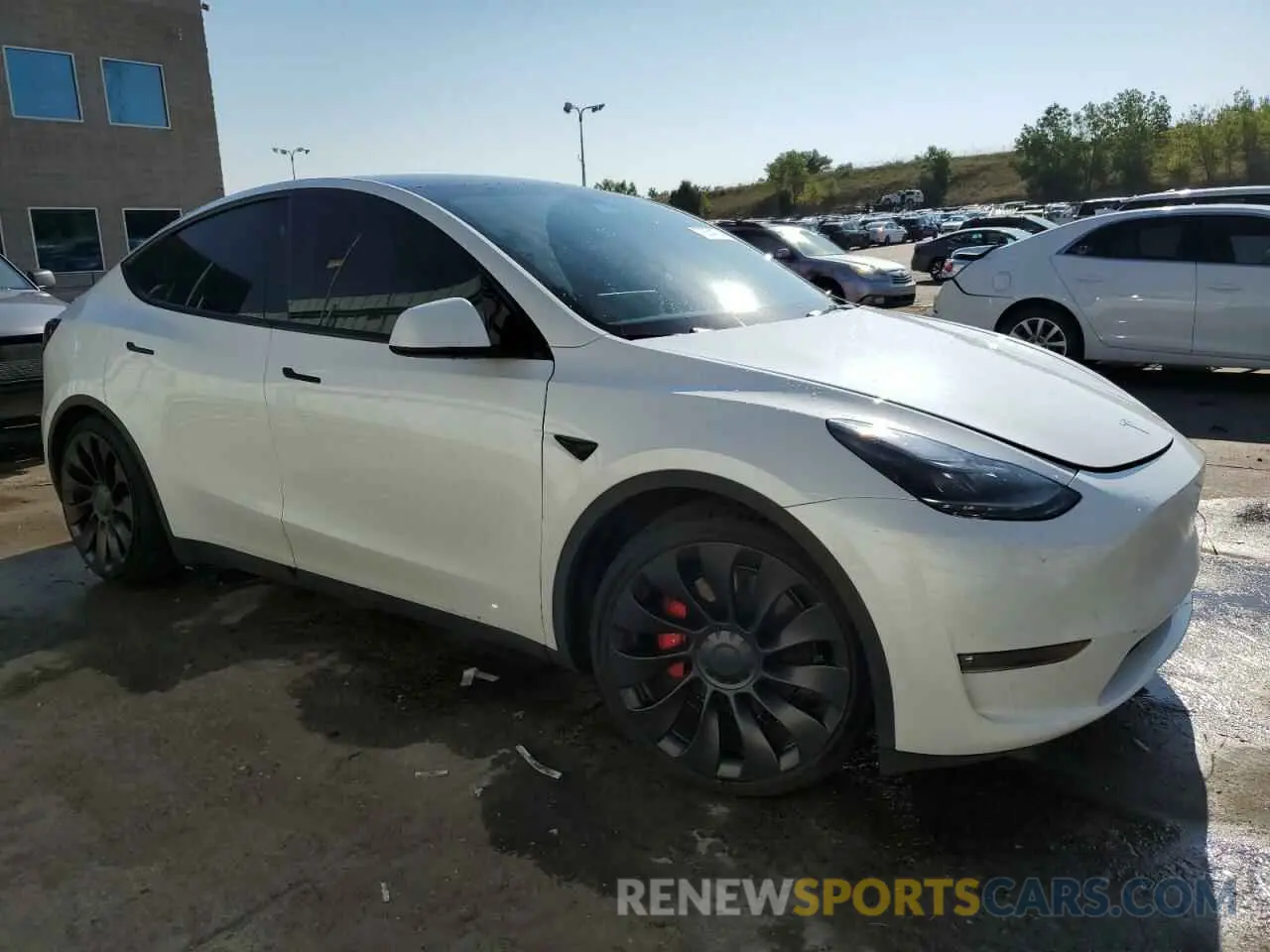 4 Photograph of a damaged car 7SAYGDEF9PF812236 TESLA MODEL Y 2023