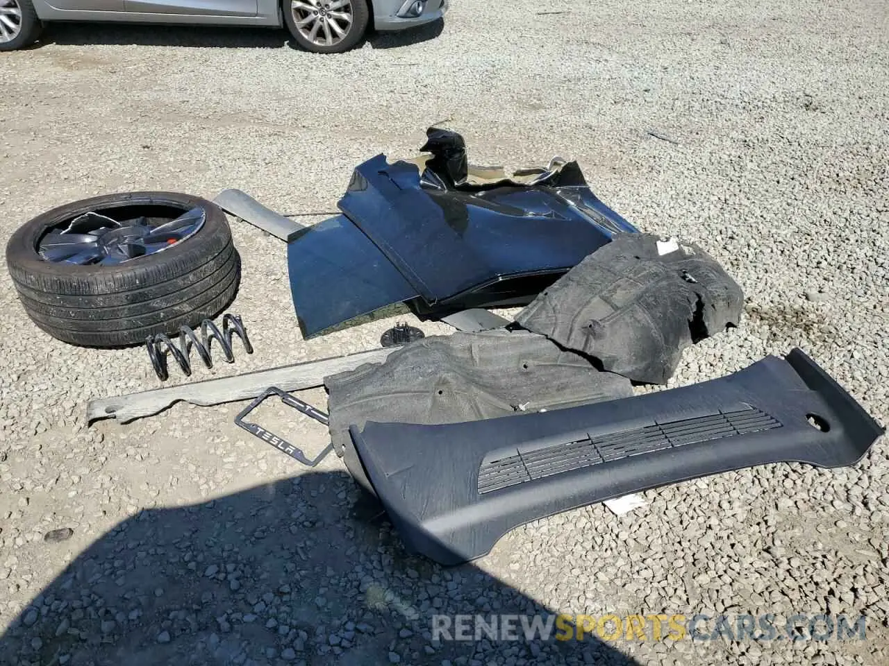 12 Photograph of a damaged car 7SAYGDEF9PF835547 TESLA MODEL Y 2023