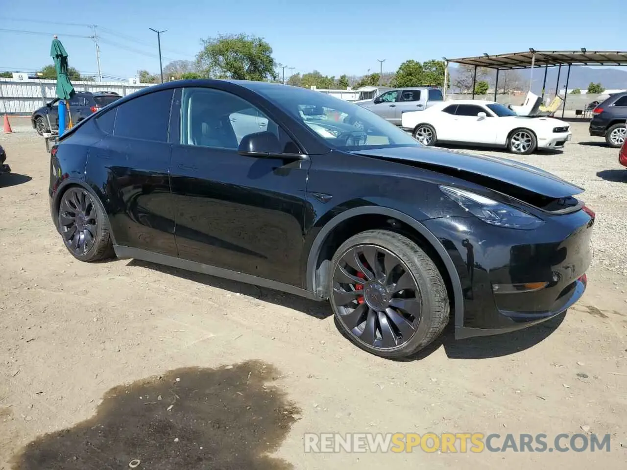 4 Photograph of a damaged car 7SAYGDEF9PF835547 TESLA MODEL Y 2023