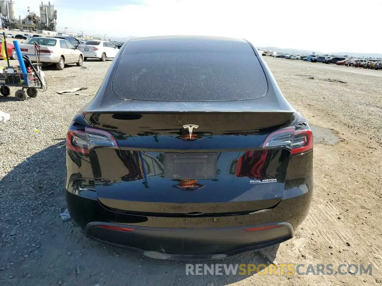 6 Photograph of a damaged car 7SAYGDEF9PF835547 TESLA MODEL Y 2023