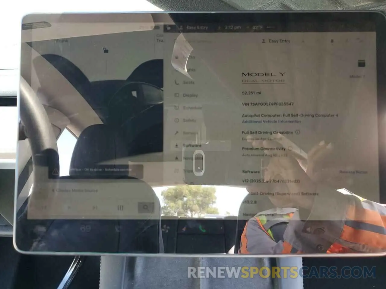 9 Photograph of a damaged car 7SAYGDEF9PF835547 TESLA MODEL Y 2023