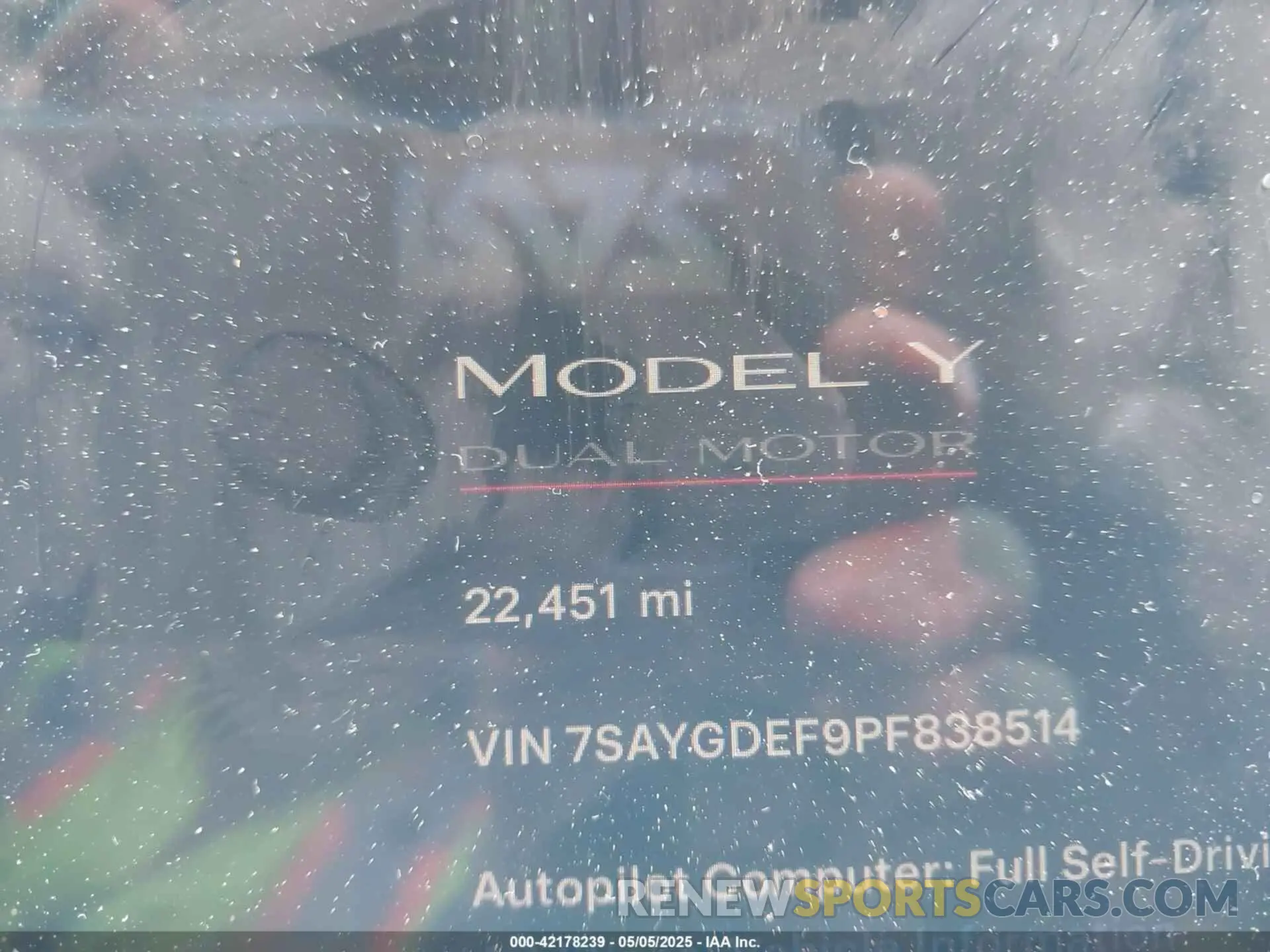 15 Photograph of a damaged car 7SAYGDEF9PF838514 TESLA MODEL Y 2023