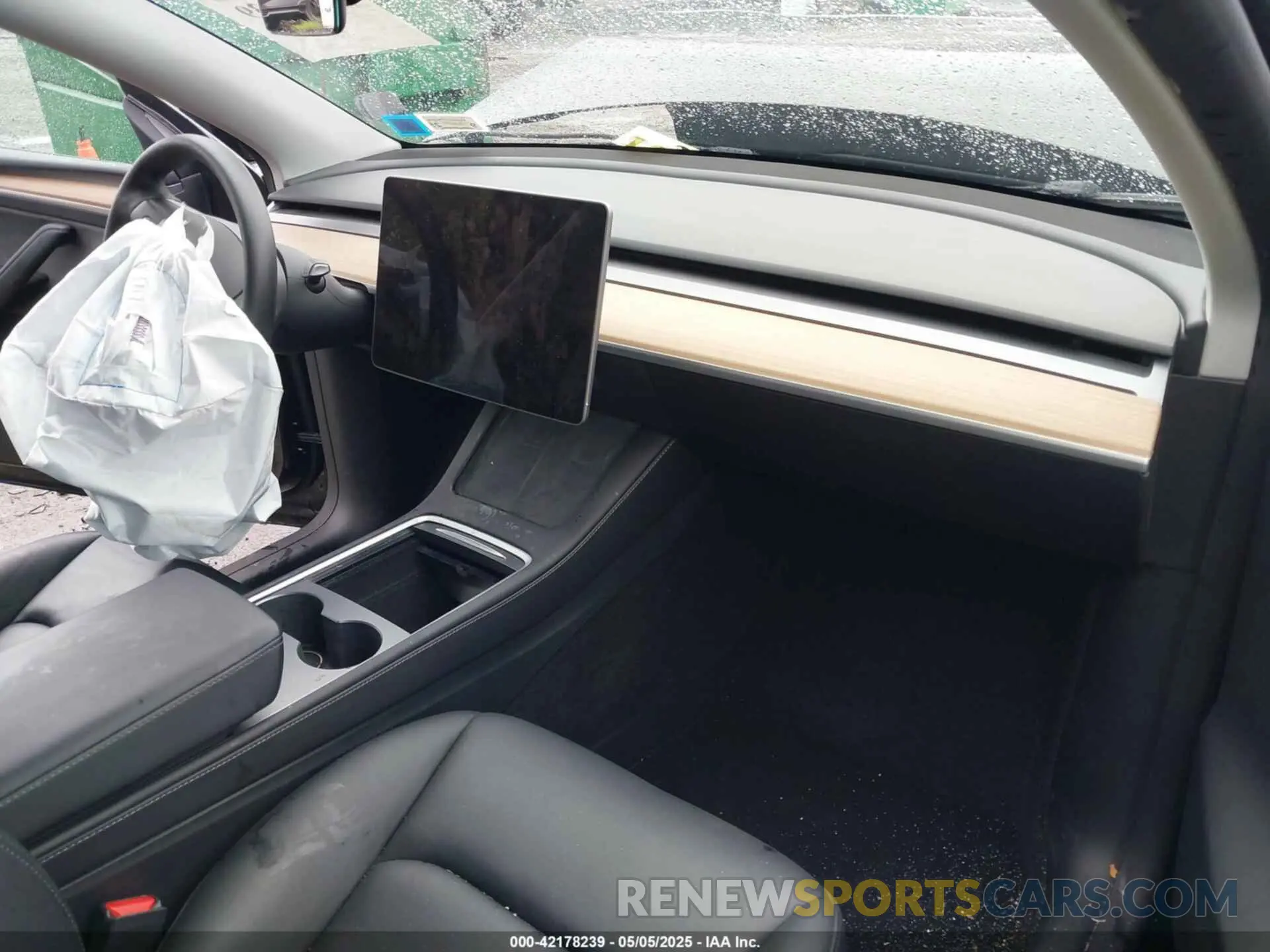 5 Photograph of a damaged car 7SAYGDEF9PF838514 TESLA MODEL Y 2023