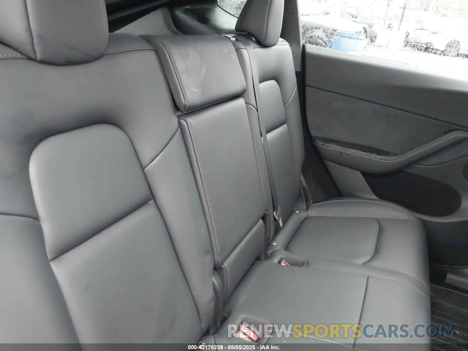 8 Photograph of a damaged car 7SAYGDEF9PF838514 TESLA MODEL Y 2023