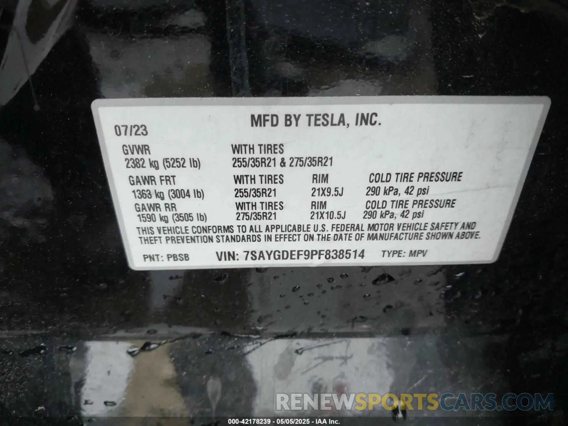 9 Photograph of a damaged car 7SAYGDEF9PF838514 TESLA MODEL Y 2023