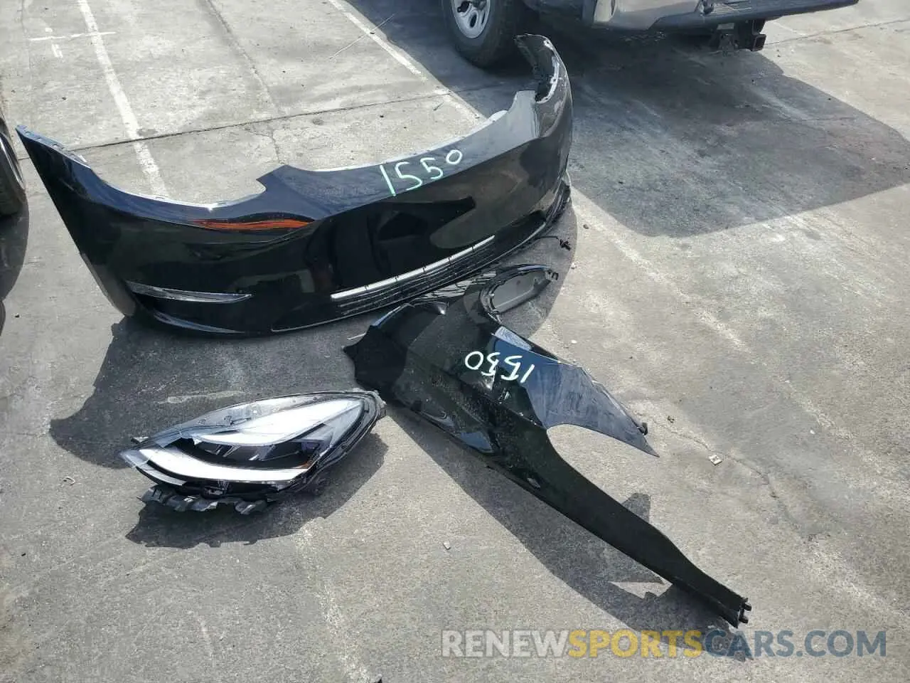 13 Photograph of a damaged car 7SAYGDEF9PF860478 TESLA MODEL Y 2023