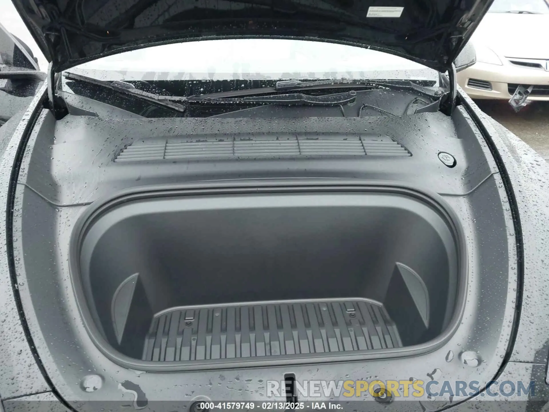 10 Photograph of a damaged car 7SAYGDEF9PF862456 TESLA MODEL Y 2023
