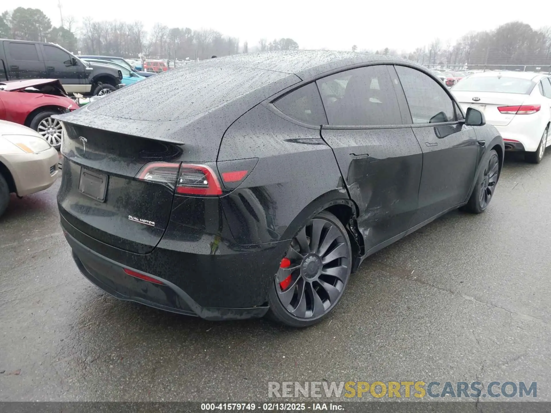 4 Photograph of a damaged car 7SAYGDEF9PF862456 TESLA MODEL Y 2023