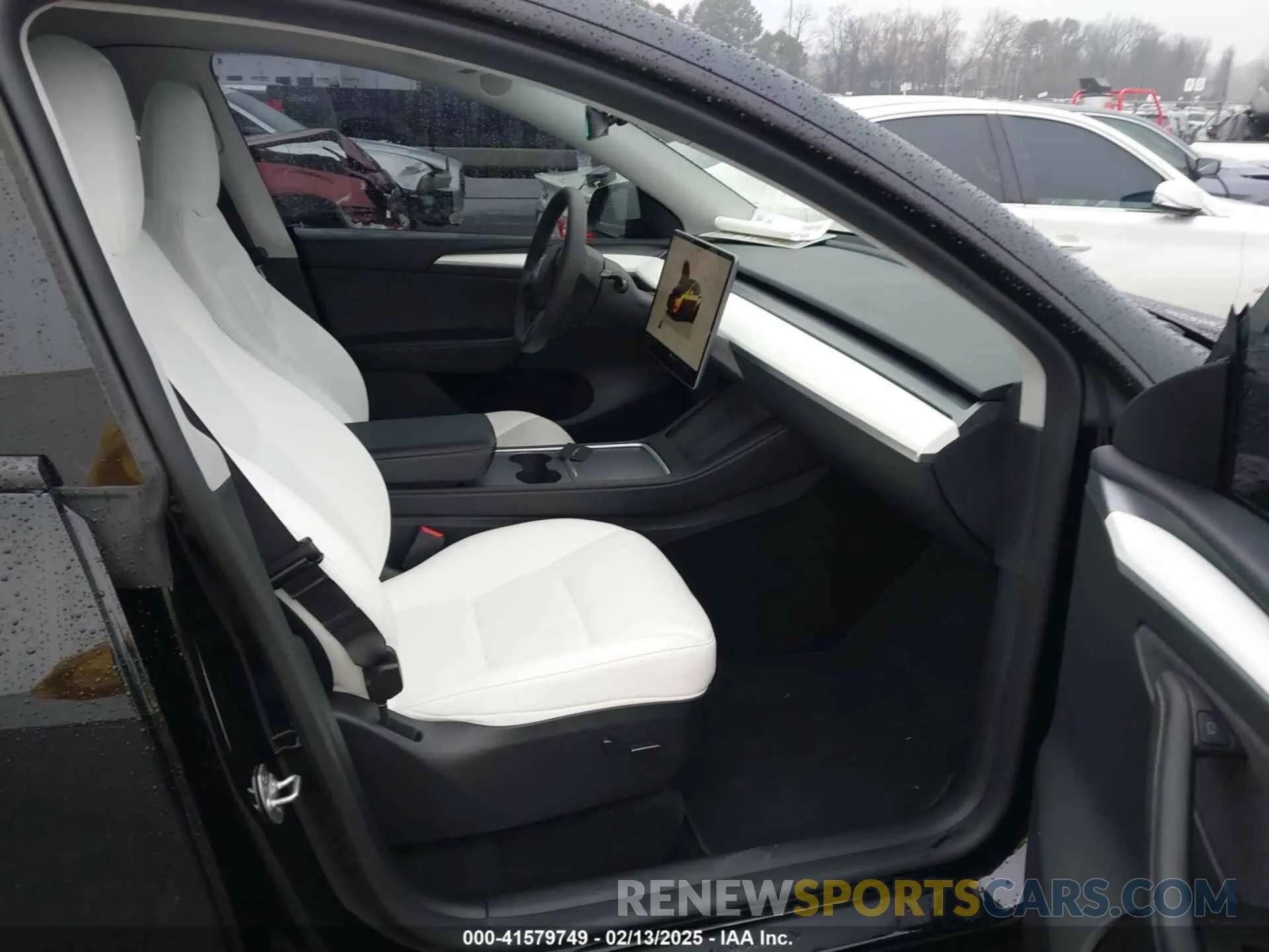5 Photograph of a damaged car 7SAYGDEF9PF862456 TESLA MODEL Y 2023