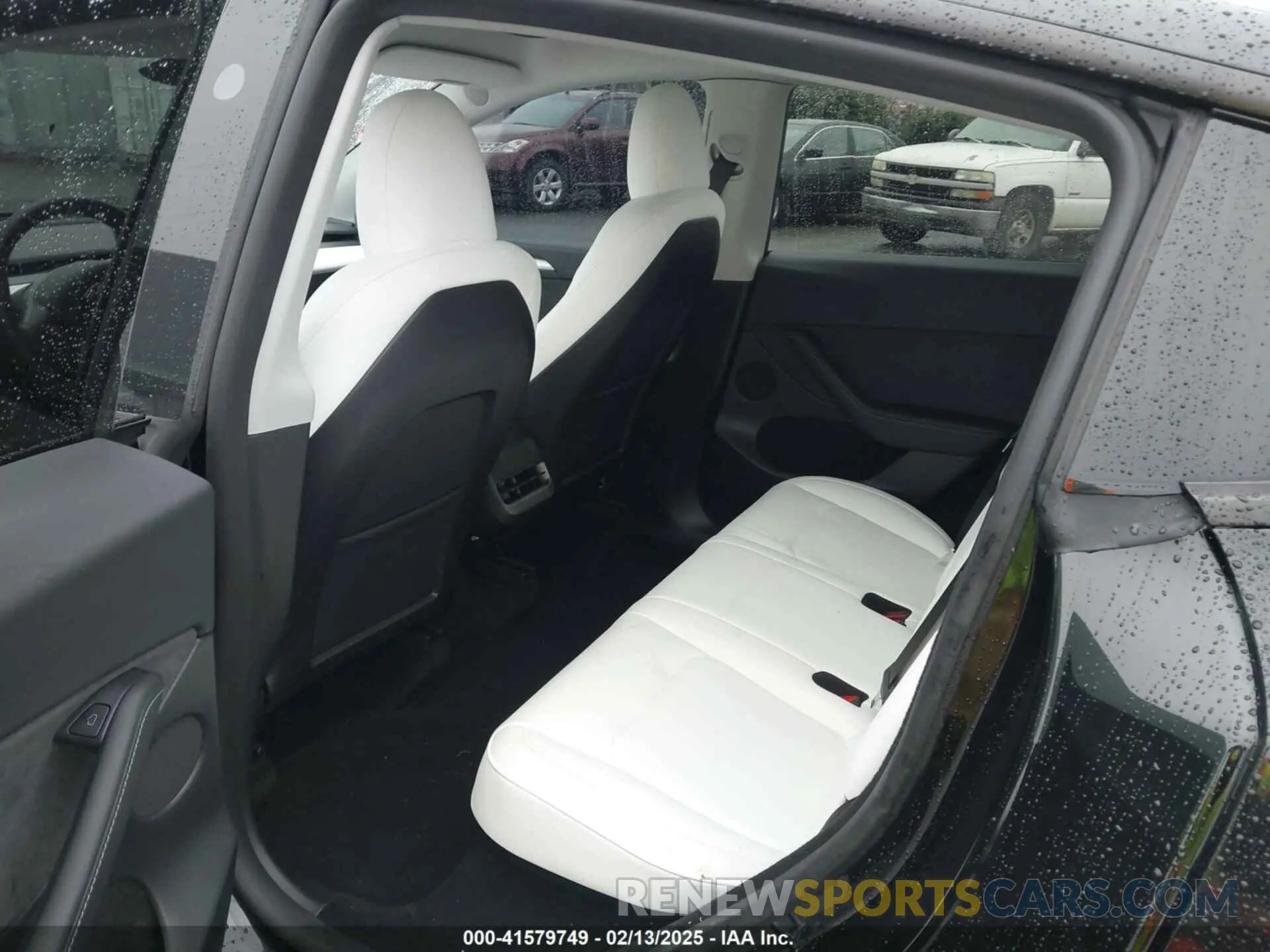 8 Photograph of a damaged car 7SAYGDEF9PF862456 TESLA MODEL Y 2023