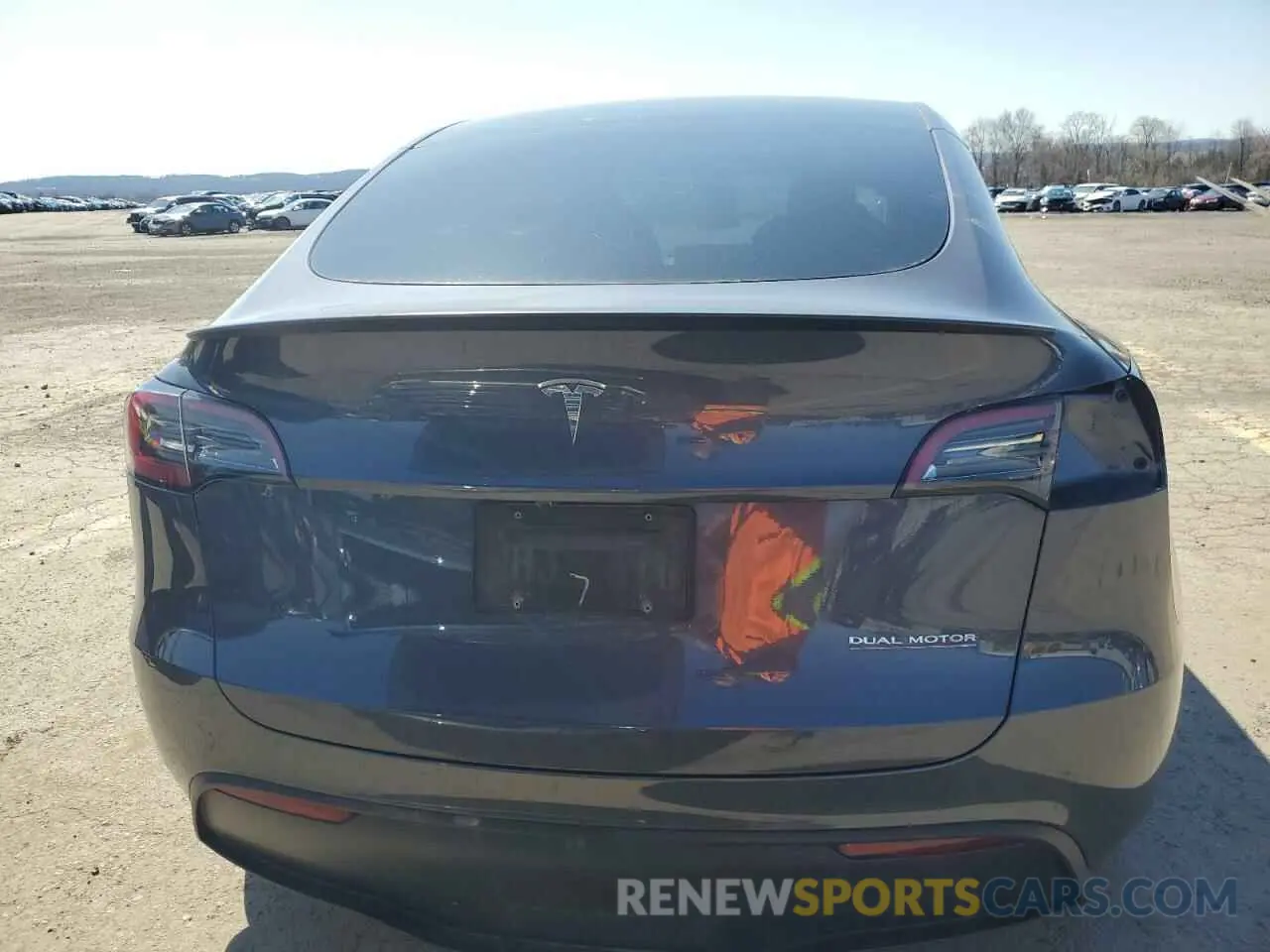 6 Photograph of a damaged car 7SAYGDEF9PF865129 TESLA MODEL Y 2023