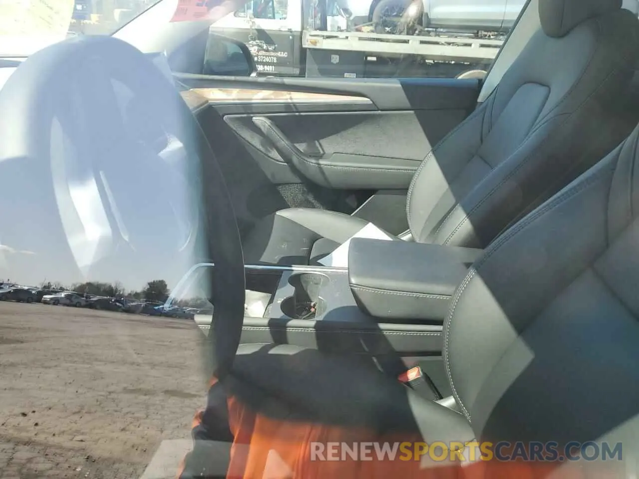 7 Photograph of a damaged car 7SAYGDEF9PF865129 TESLA MODEL Y 2023