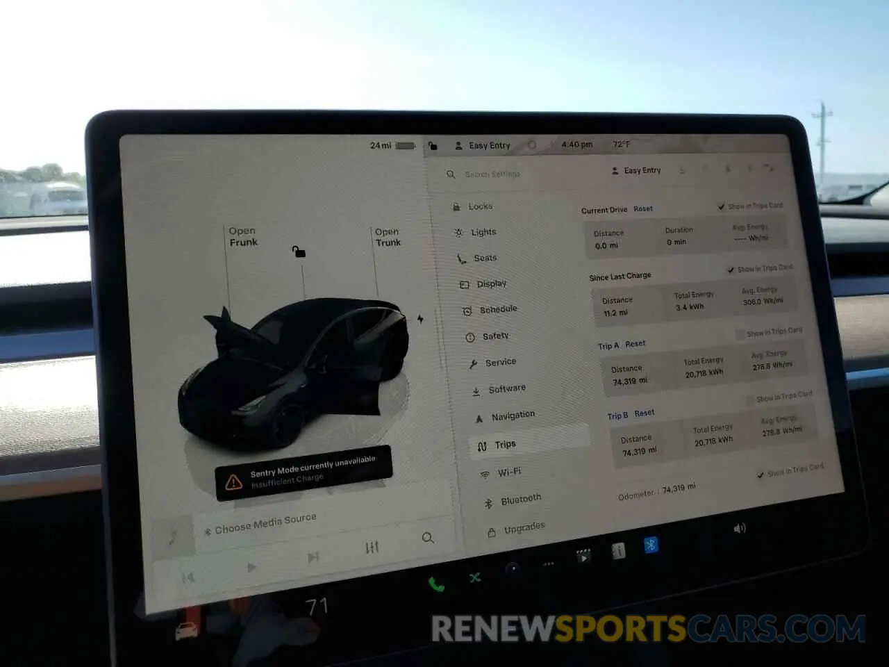 9 Photograph of a damaged car 7SAYGDEF9PF897644 TESLA MODEL Y 2023