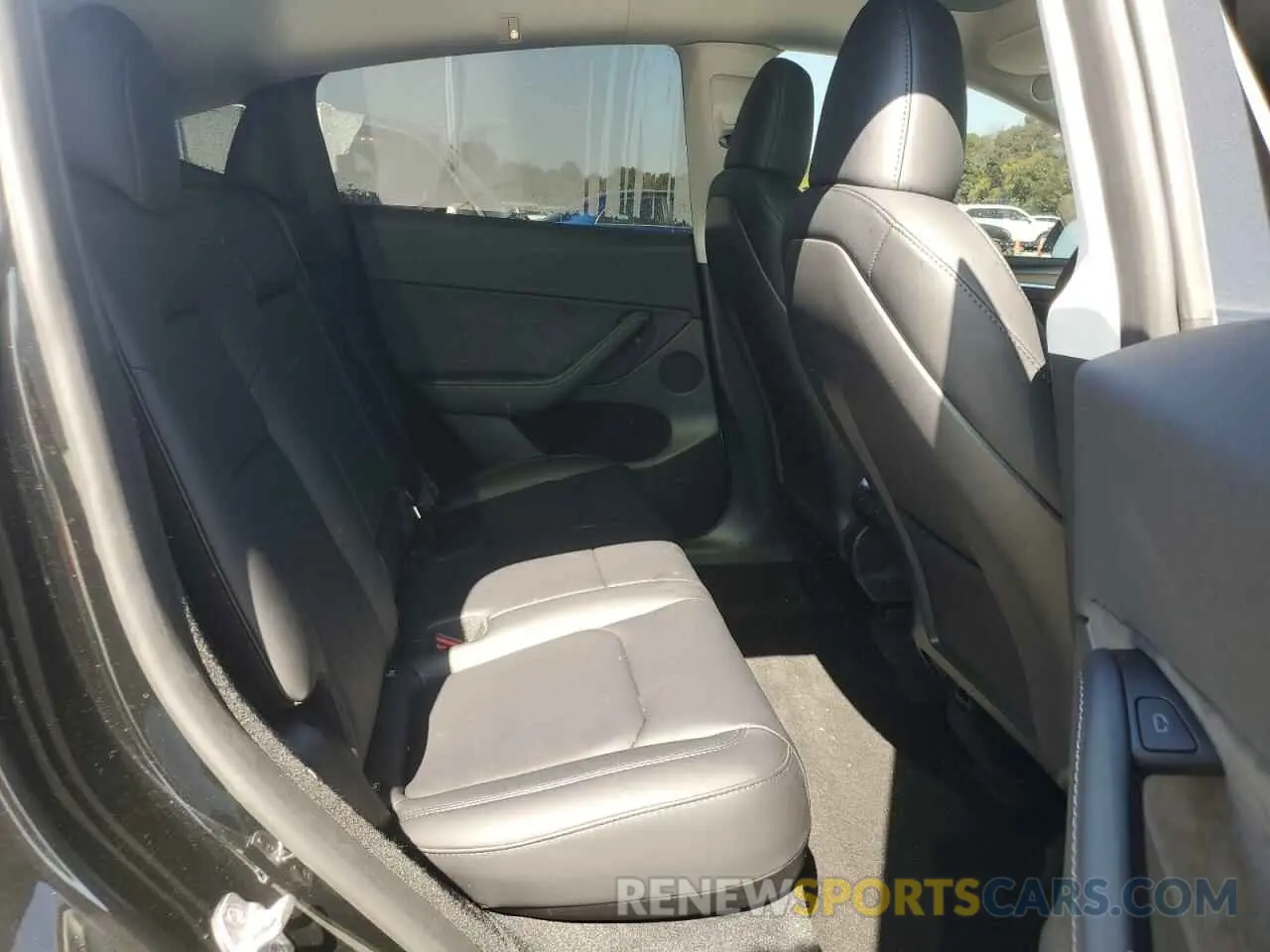 10 Photograph of a damaged car 7SAYGDEF9PF916094 TESLA MODEL Y 2023