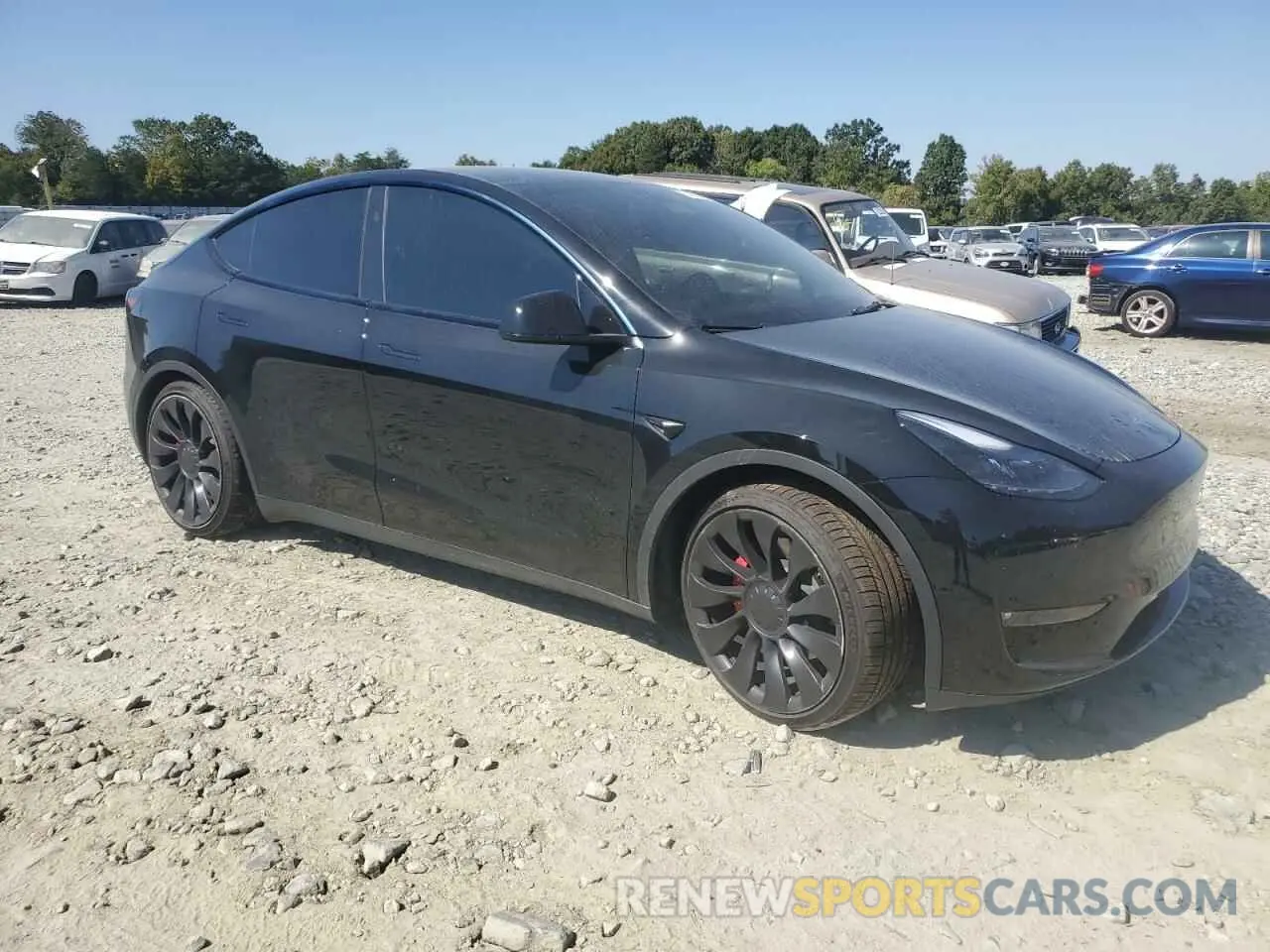 4 Photograph of a damaged car 7SAYGDEF9PF916094 TESLA MODEL Y 2023