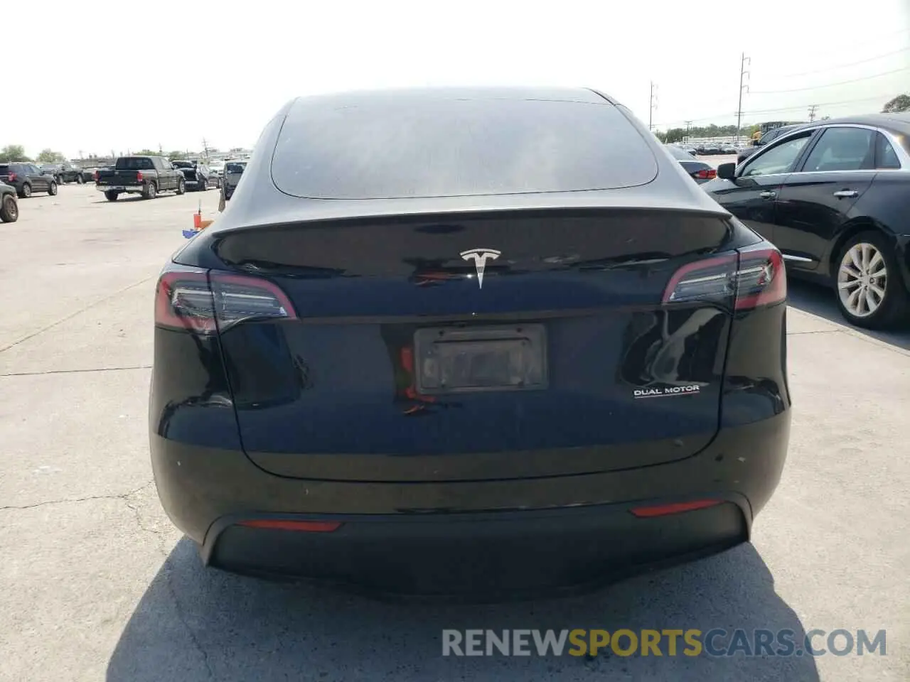 6 Photograph of a damaged car 7SAYGDEF9PF947667 TESLA MODEL Y 2023