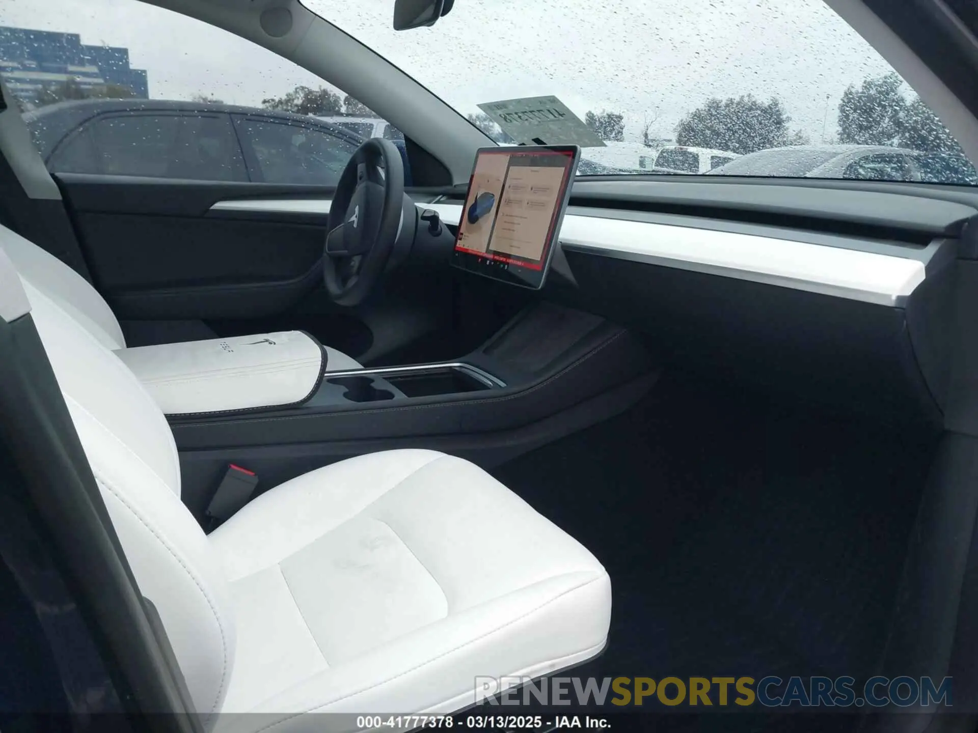 5 Photograph of a damaged car 7SAYGDEFOPF659620 TESLA MODEL Y 2023
