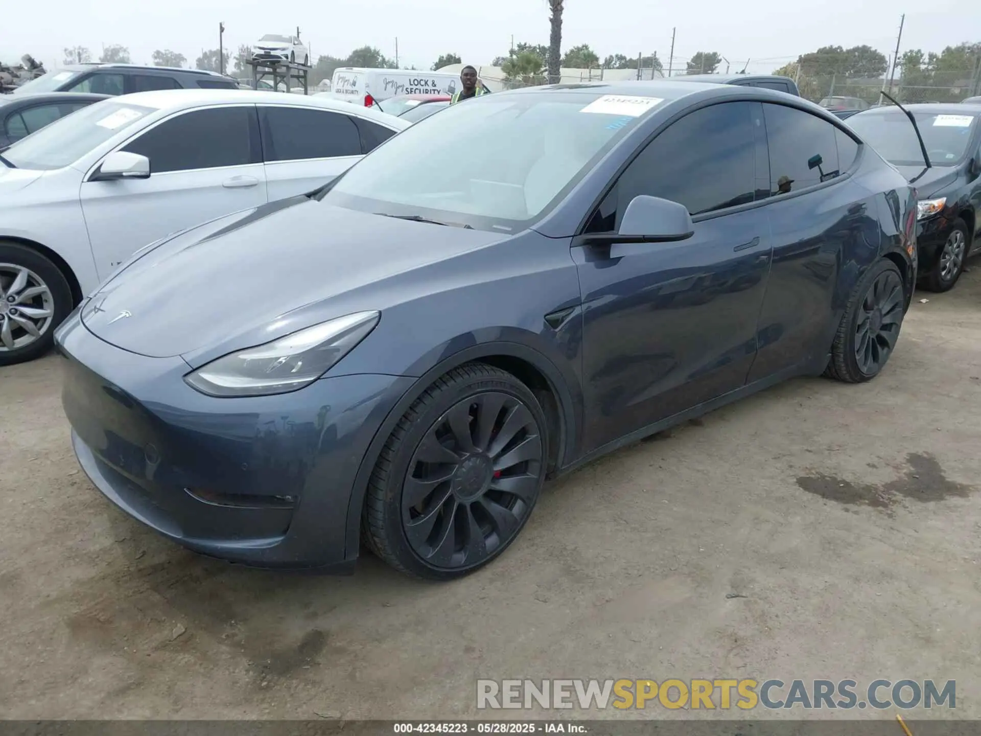 2 Photograph of a damaged car 7SAYGDEFXPF585588 TESLA MODEL Y 2023