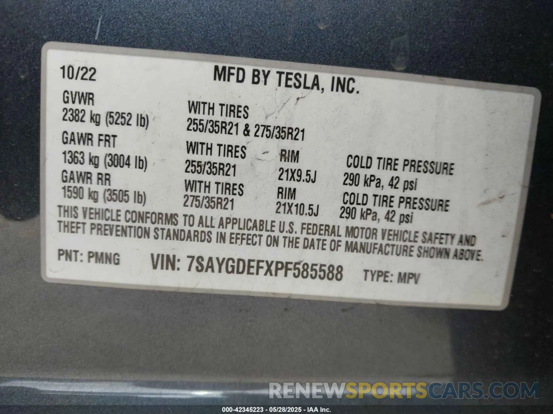 9 Photograph of a damaged car 7SAYGDEFXPF585588 TESLA MODEL Y 2023