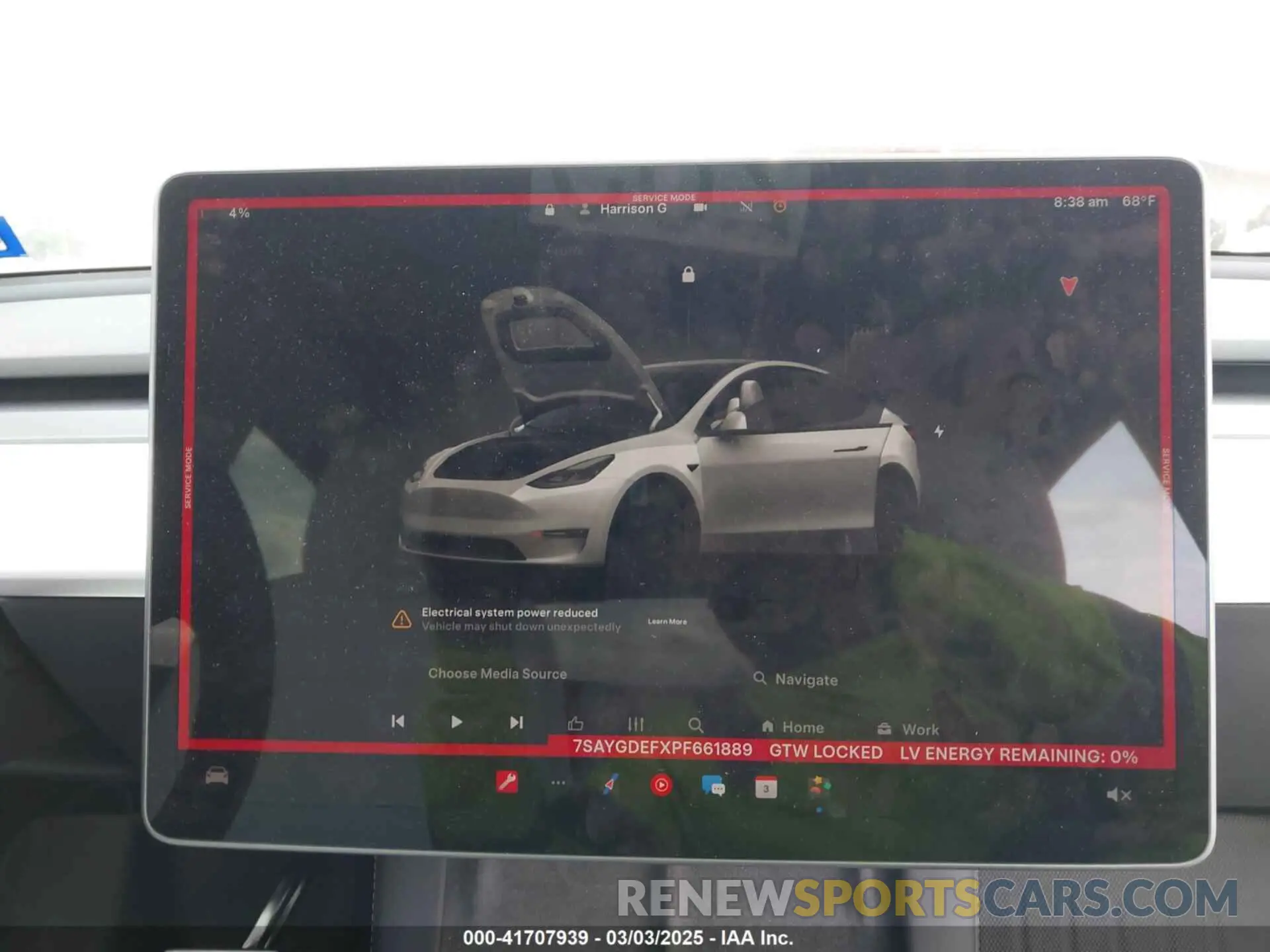 18 Photograph of a damaged car 7SAYGDEFXPF661889 TESLA MODEL Y 2023