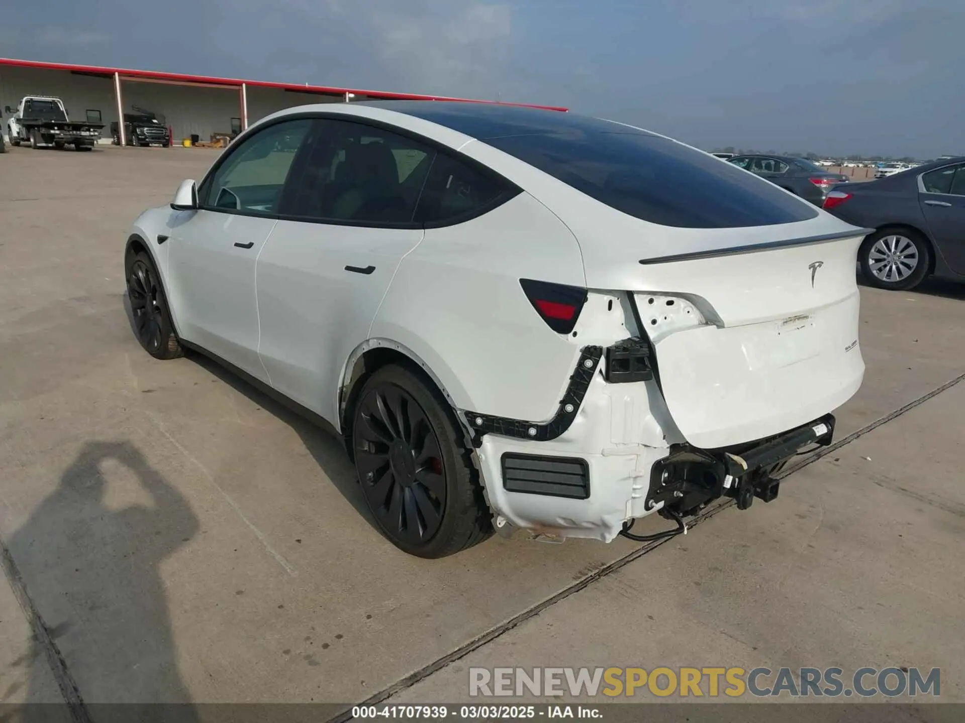 3 Photograph of a damaged car 7SAYGDEFXPF661889 TESLA MODEL Y 2023