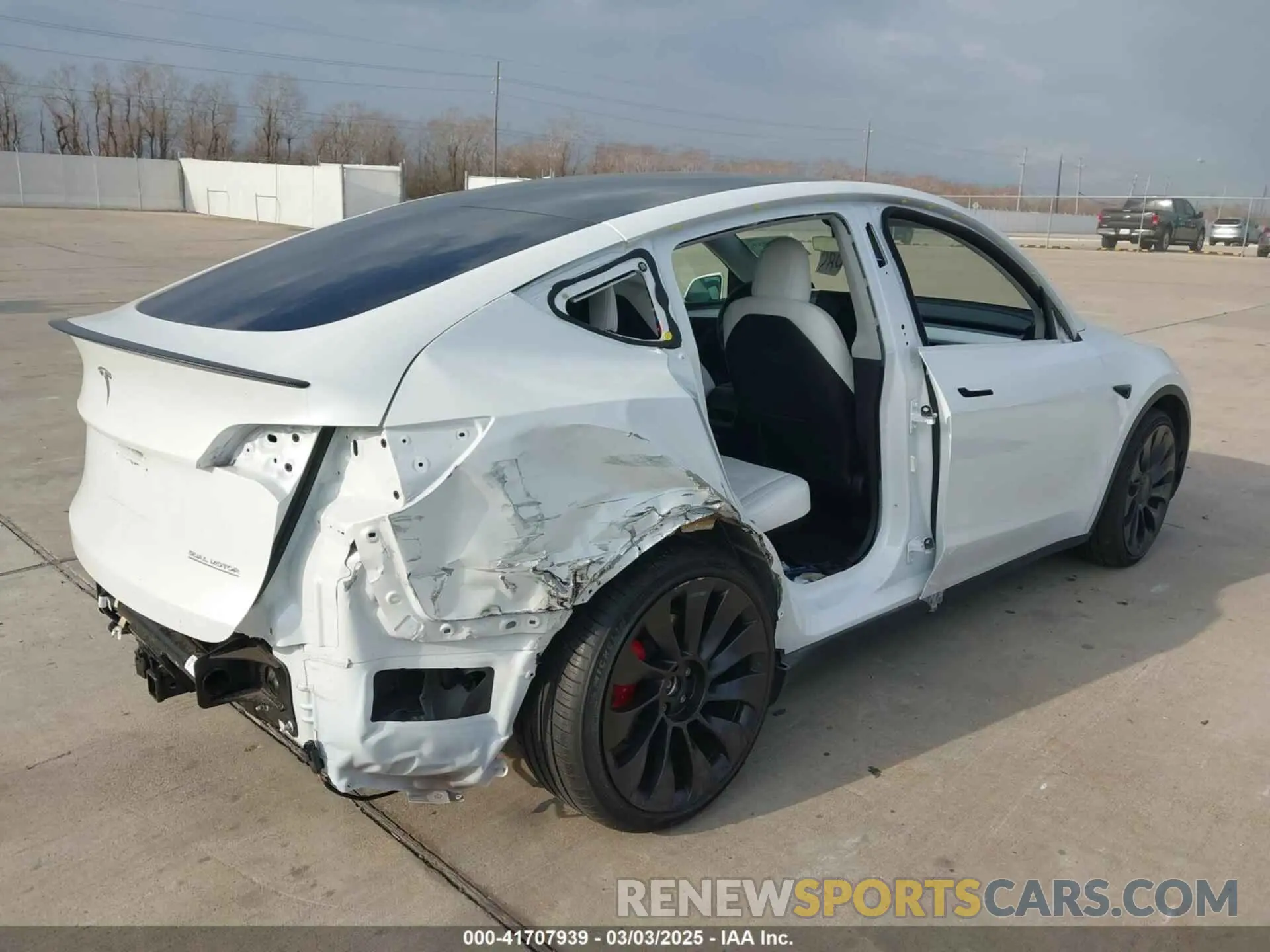 6 Photograph of a damaged car 7SAYGDEFXPF661889 TESLA MODEL Y 2023