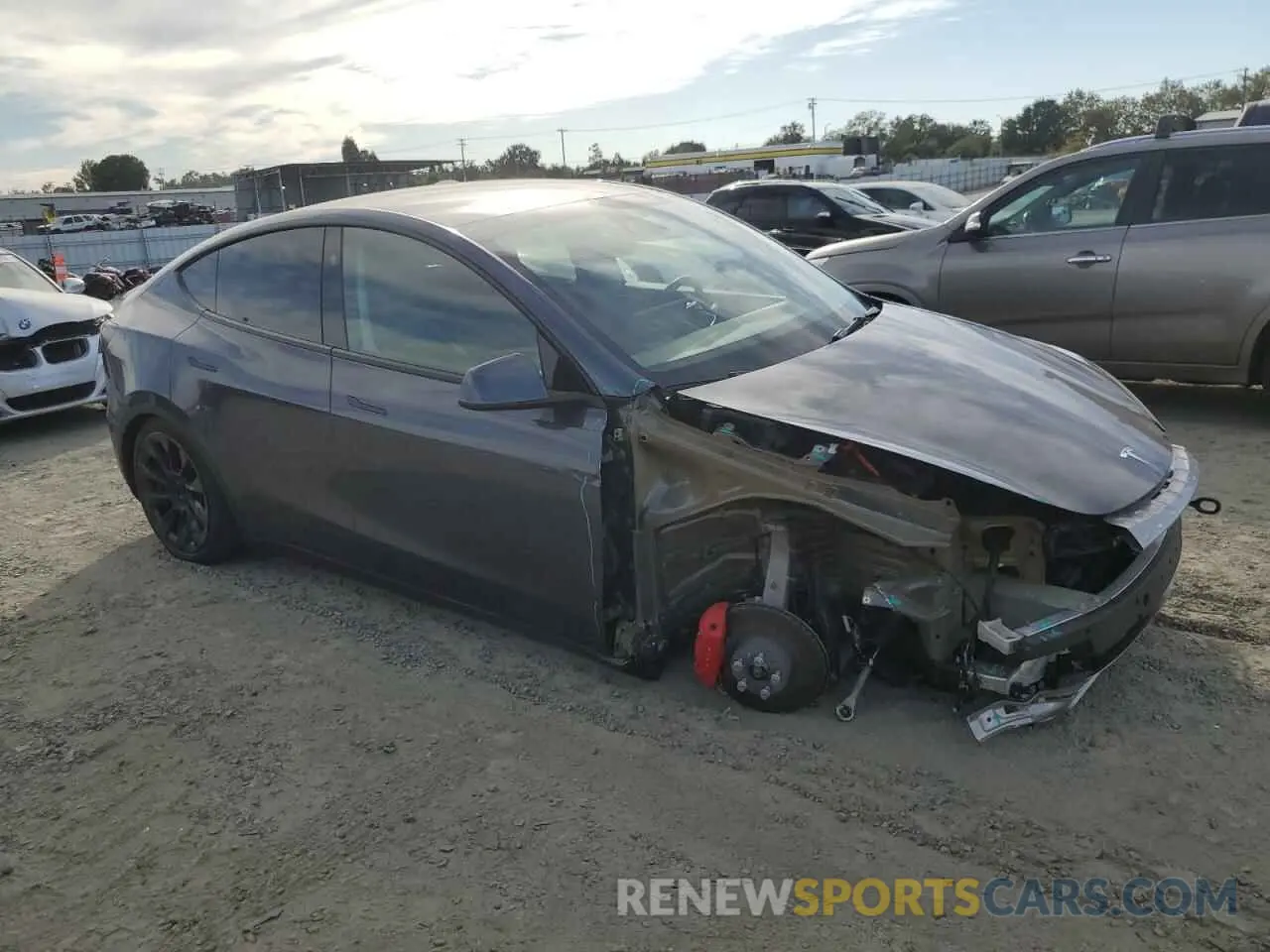 4 Photograph of a damaged car 7SAYGDEFXPF850123 TESLA MODEL Y 2023