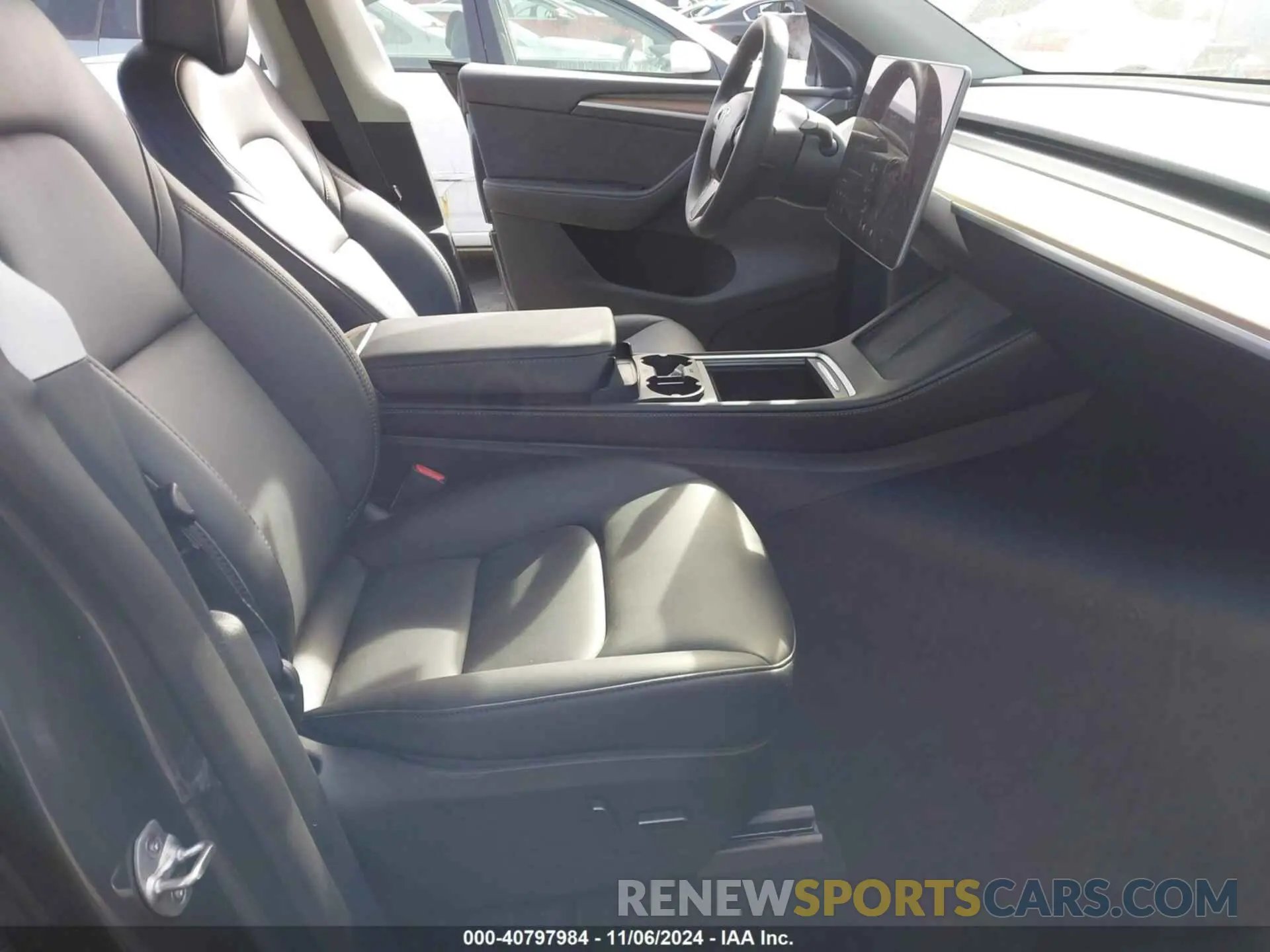 5 Photograph of a damaged car 7SAYGDEFXPF856925 TESLA MODEL Y 2023