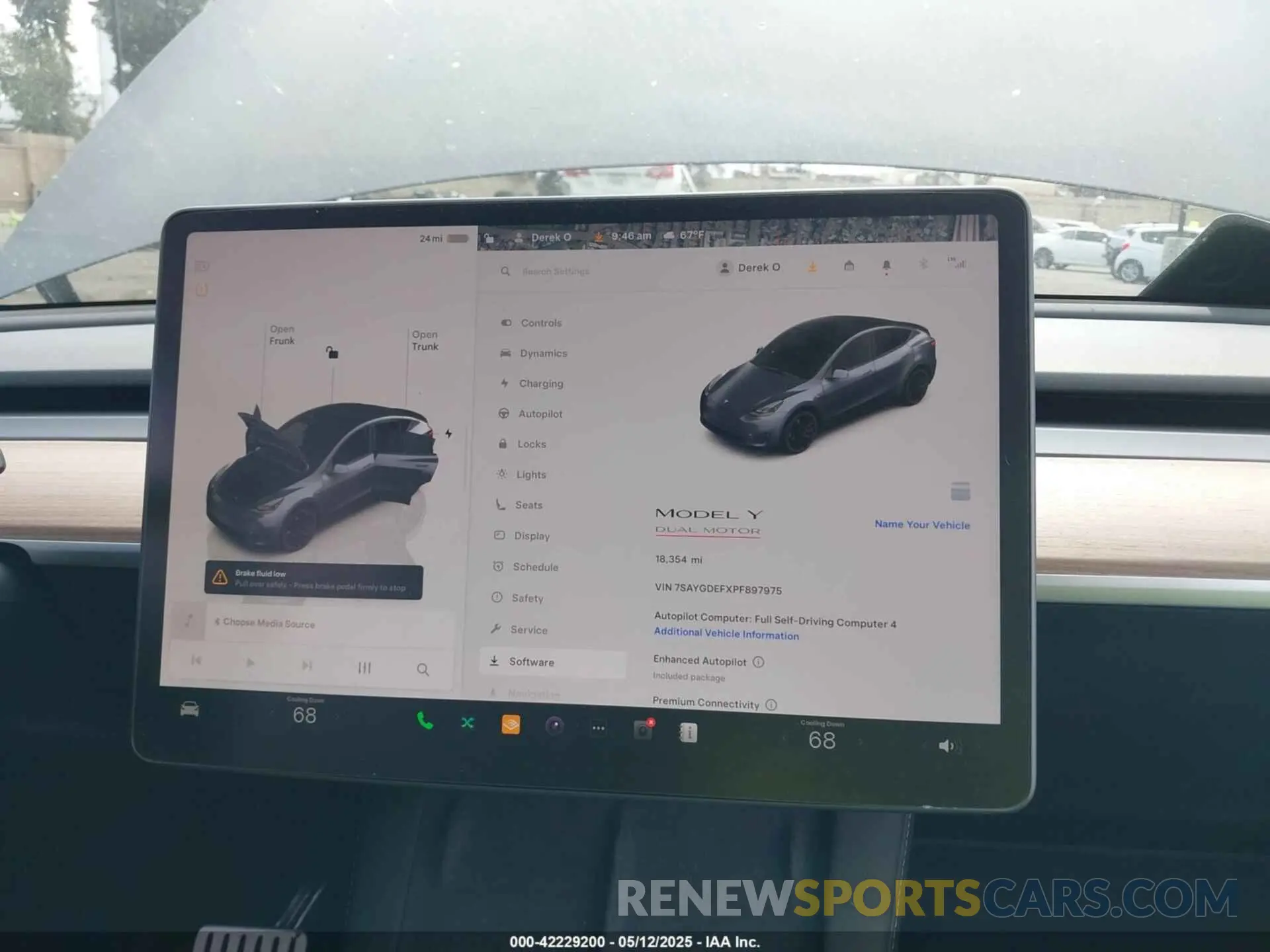 19 Photograph of a damaged car 7SAYGDEFXPF897975 TESLA MODEL Y 2023