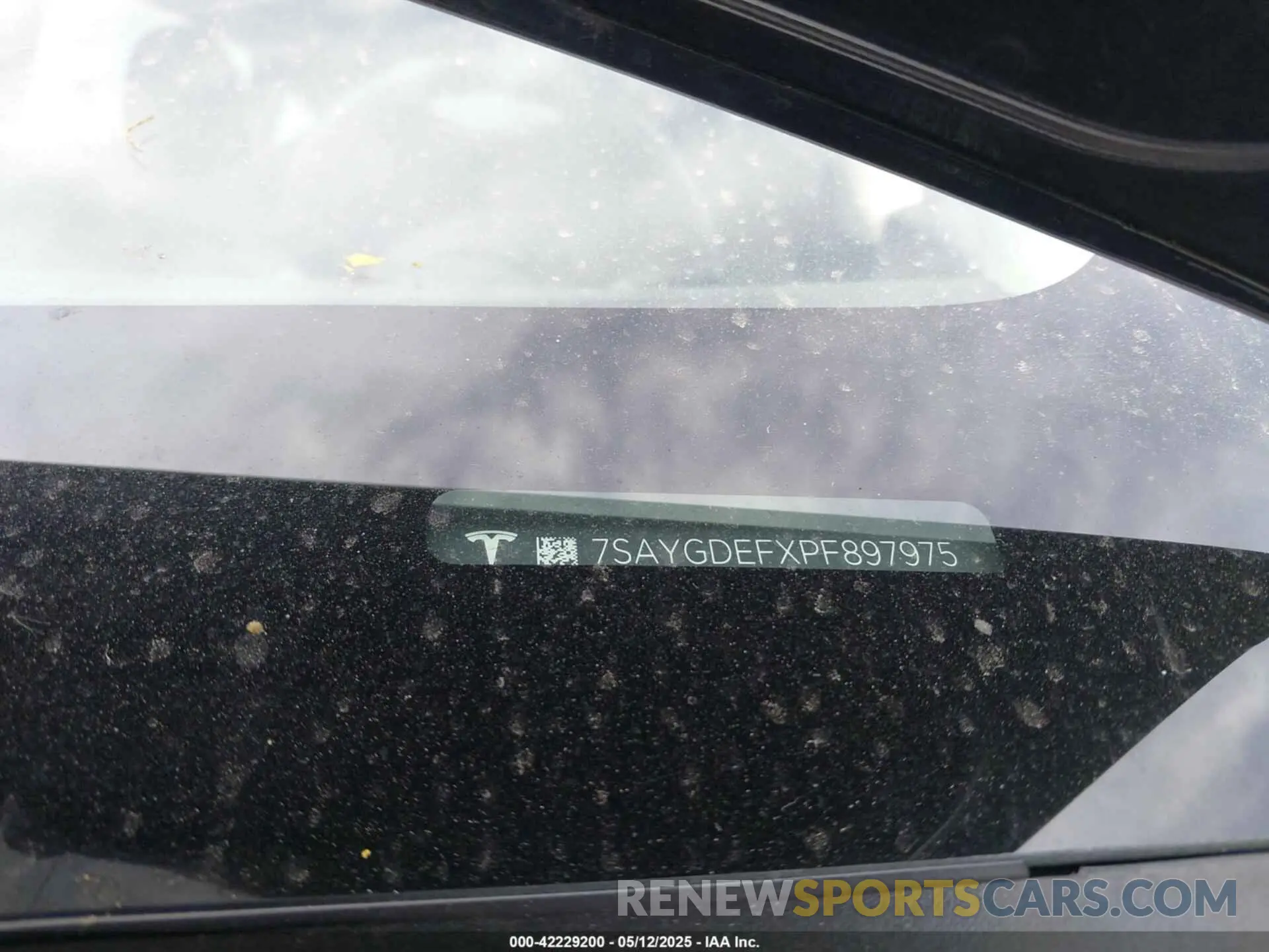 9 Photograph of a damaged car 7SAYGDEFXPF897975 TESLA MODEL Y 2023