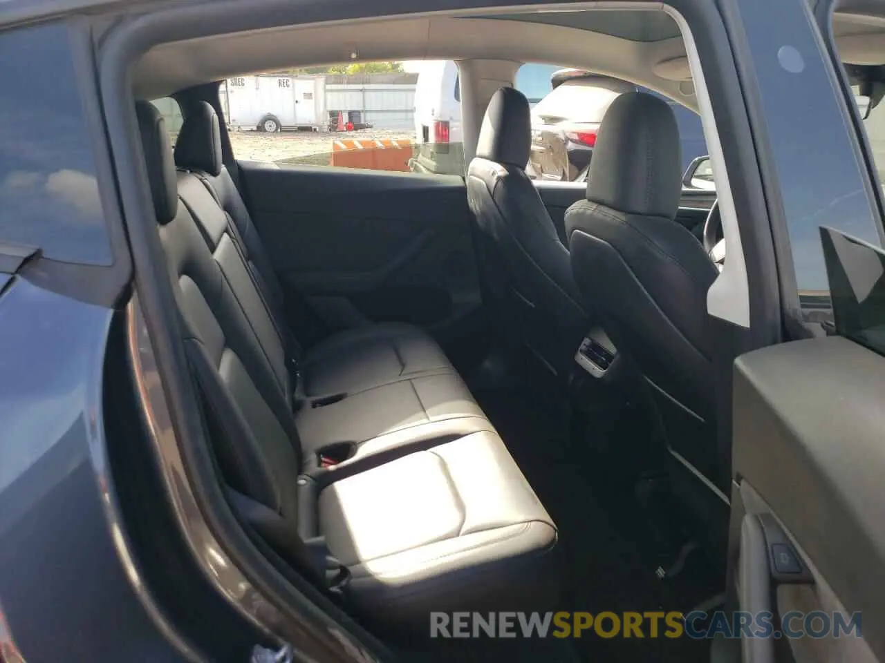 11 Photograph of a damaged car 7SAYGDEFXPF909526 TESLA MODEL Y 2023
