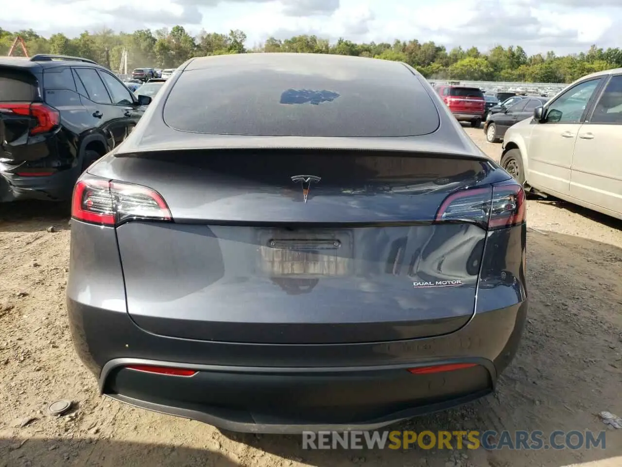 6 Photograph of a damaged car 7SAYGDEFXPF909526 TESLA MODEL Y 2023