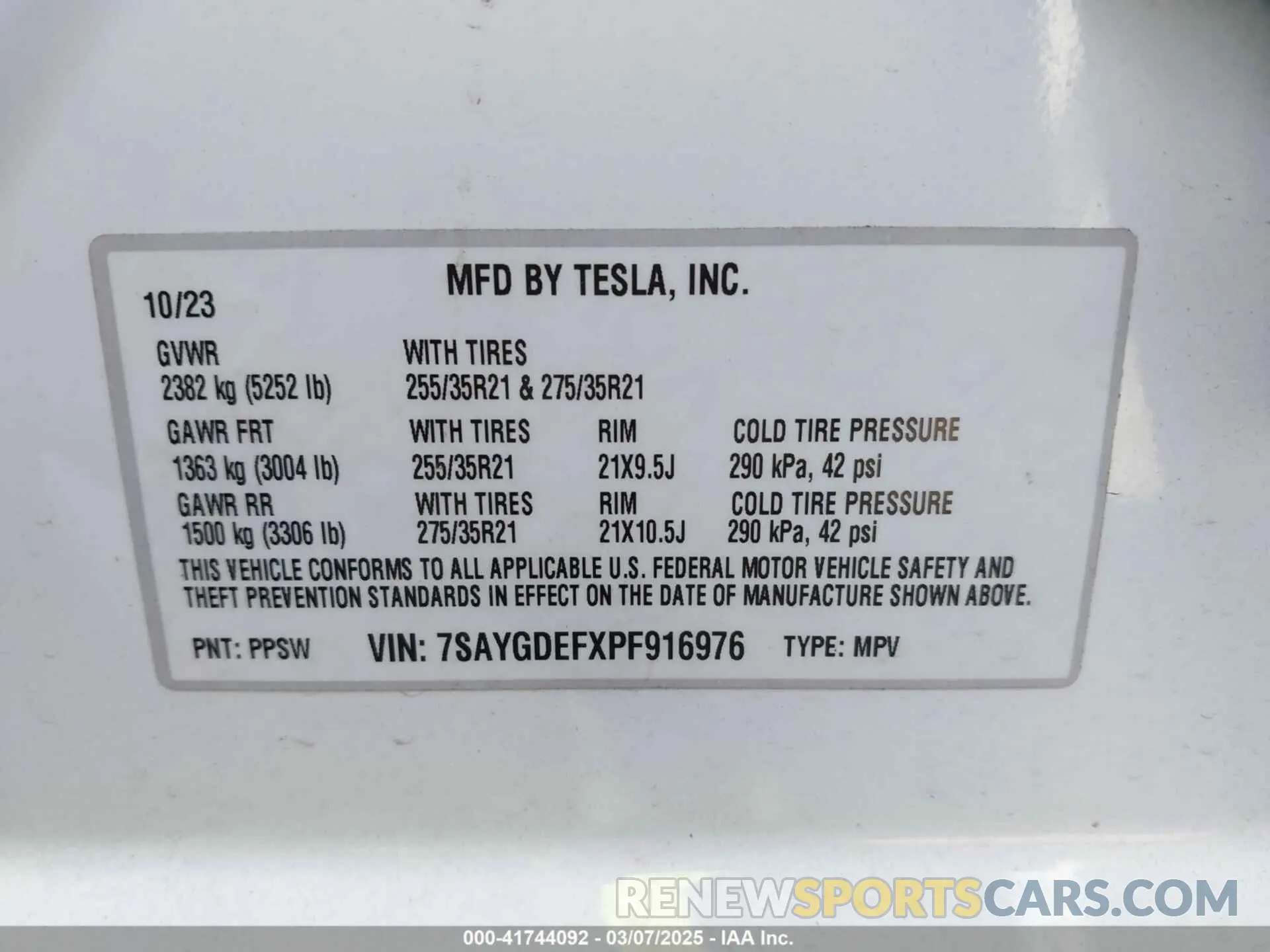 9 Photograph of a damaged car 7SAYGDEFXPF916976 TESLA MODEL Y 2023