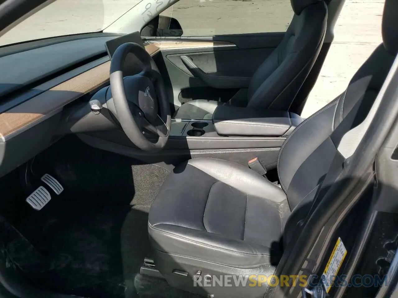 7 Photograph of a damaged car 7SAYGDEFXPF935981 TESLA MODEL Y 2023