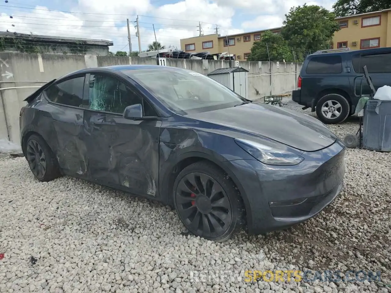 4 Photograph of a damaged car 7SAYGDEFXPF967443 TESLA MODEL Y 2023