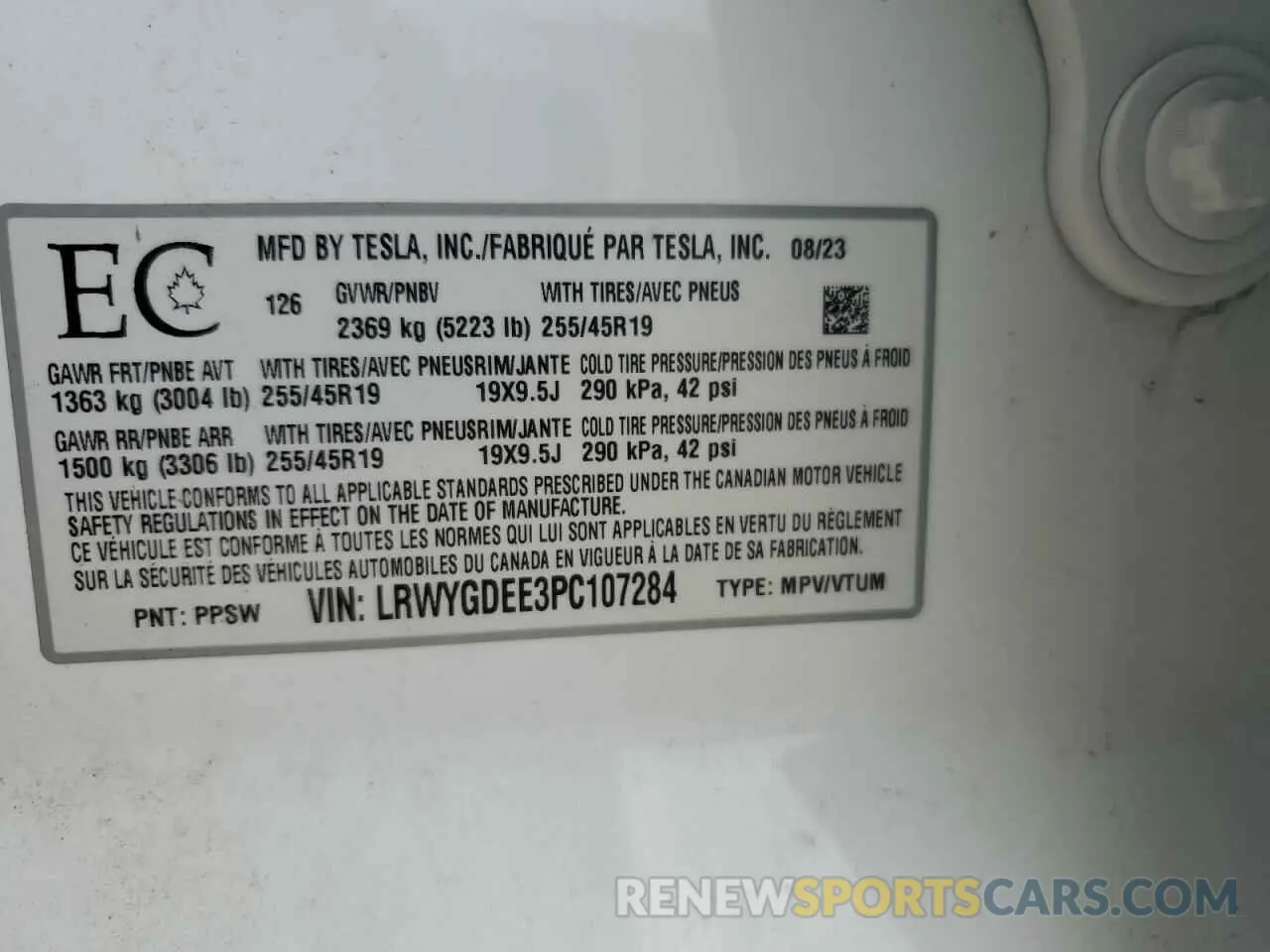 12 Photograph of a damaged car LRWYGDEE3PC107284 TESLA MODEL Y 2023