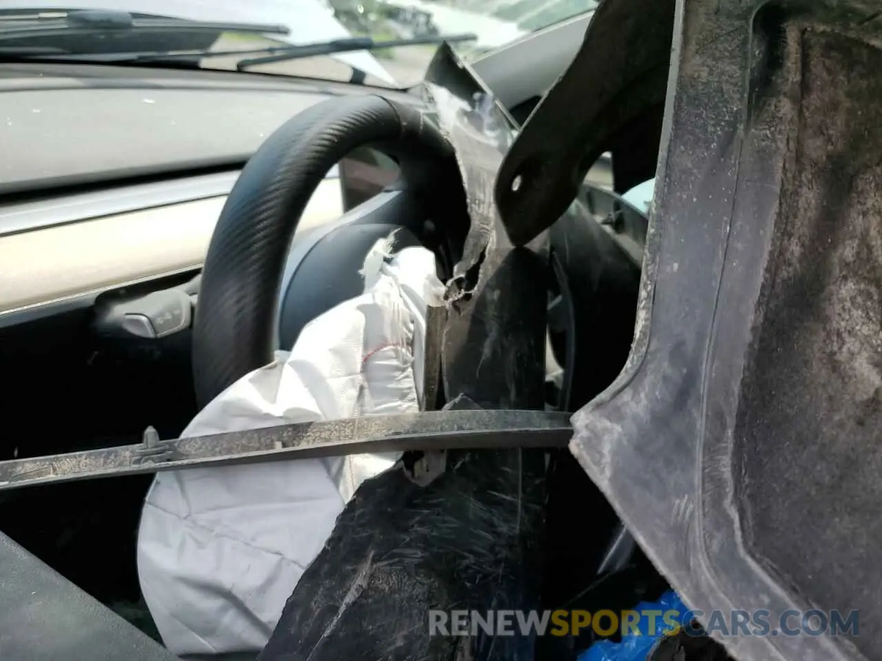 8 Photograph of a damaged car LRWYGDEE4PC162715 TESLA MODEL Y 2023