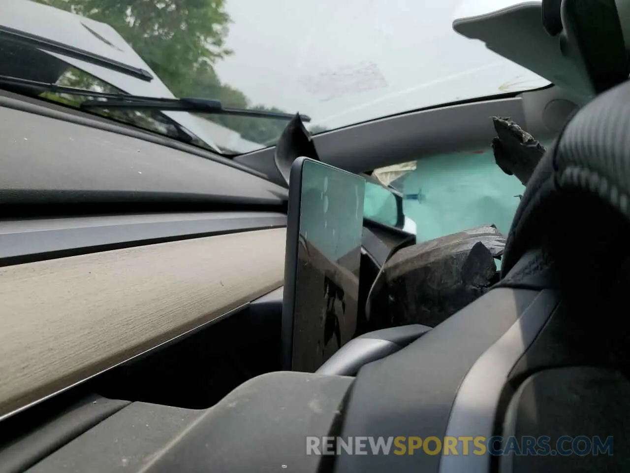 9 Photograph of a damaged car LRWYGDEE4PC162715 TESLA MODEL Y 2023