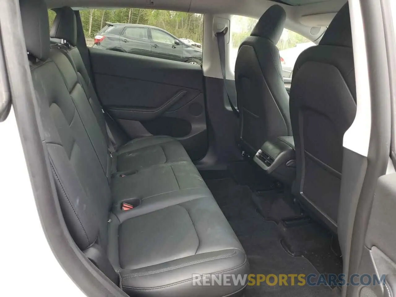 11 Photograph of a damaged car LRWYGDEE5PC266209 TESLA MODEL Y 2023